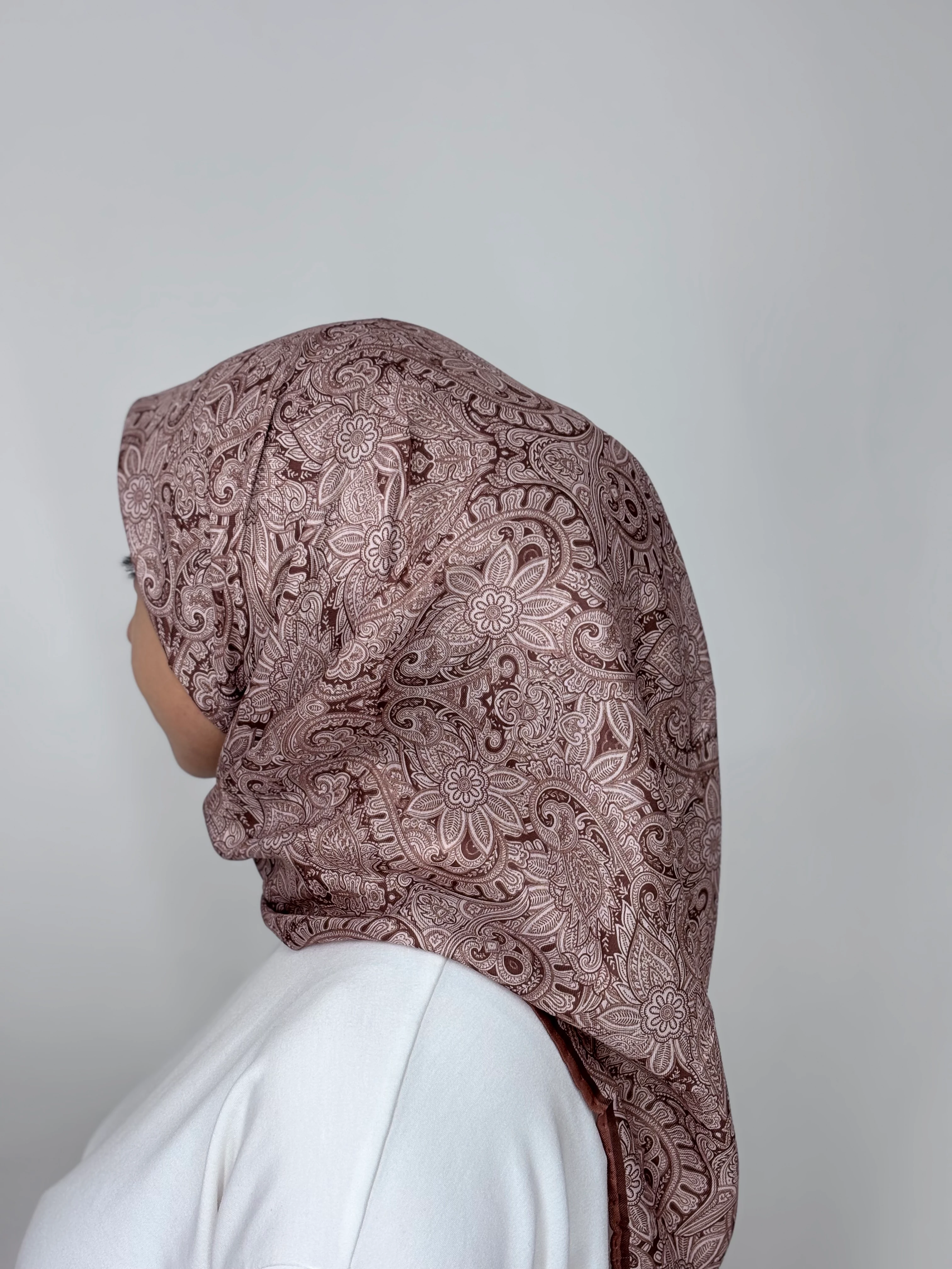 Çiçek Desenli Eşarp