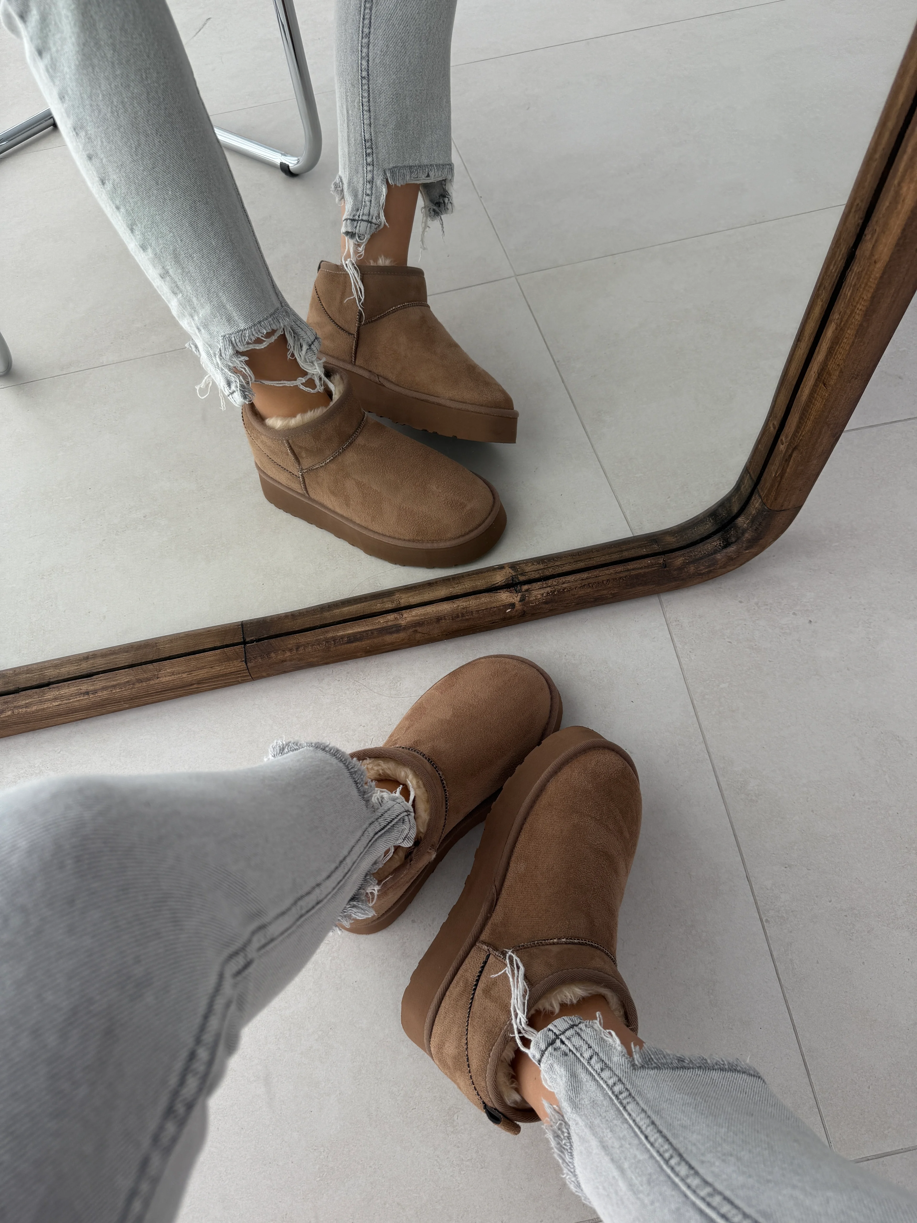 Mini Vizon Renk İçi Tüylü Düz Taban Kadın Bot