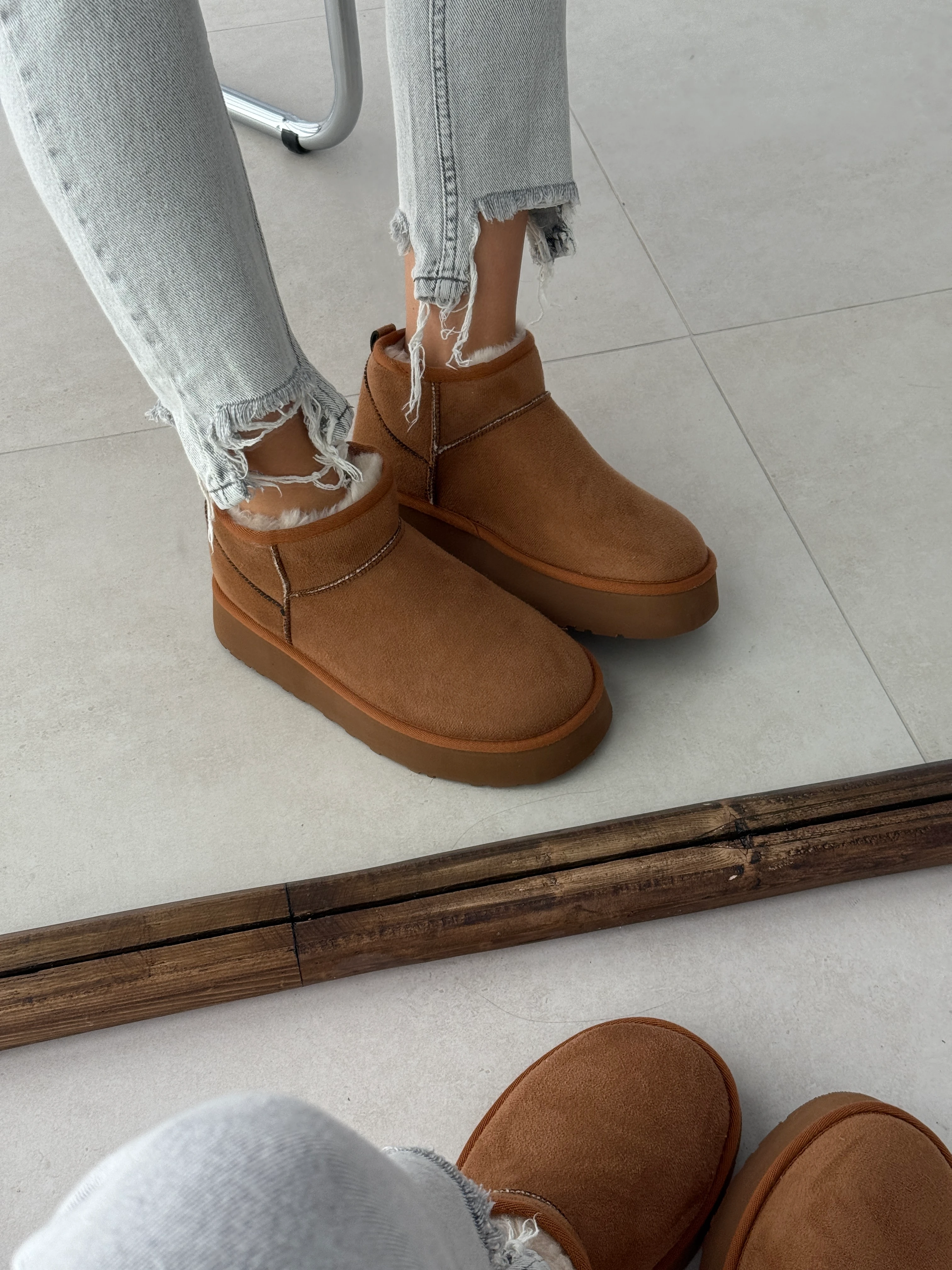 Mini Taba Renk İçi Tüylü Düz Taban Kadın Bot