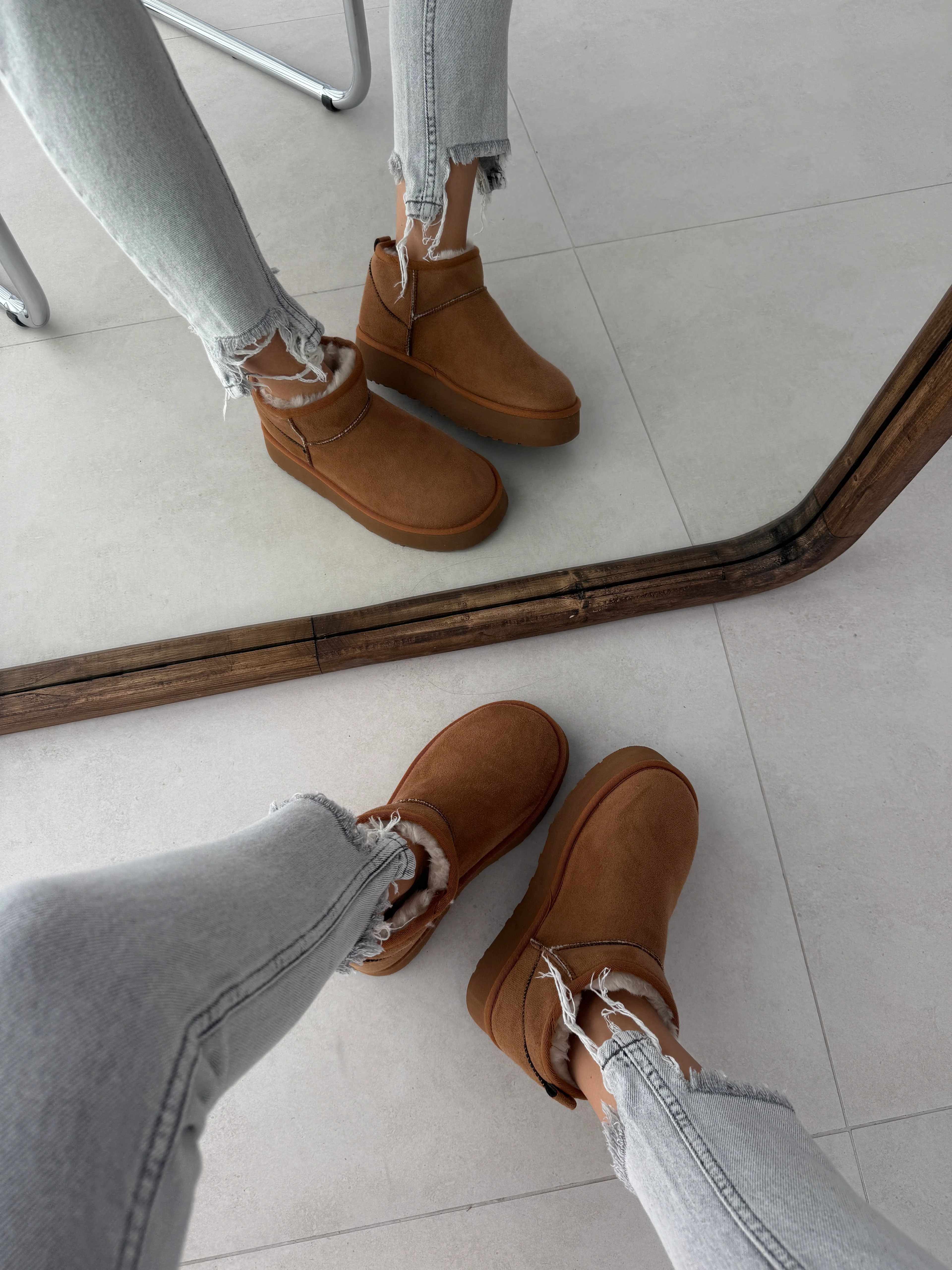 Mini Taba Renk İçi Tüylü Düz Taban Kadın Bot