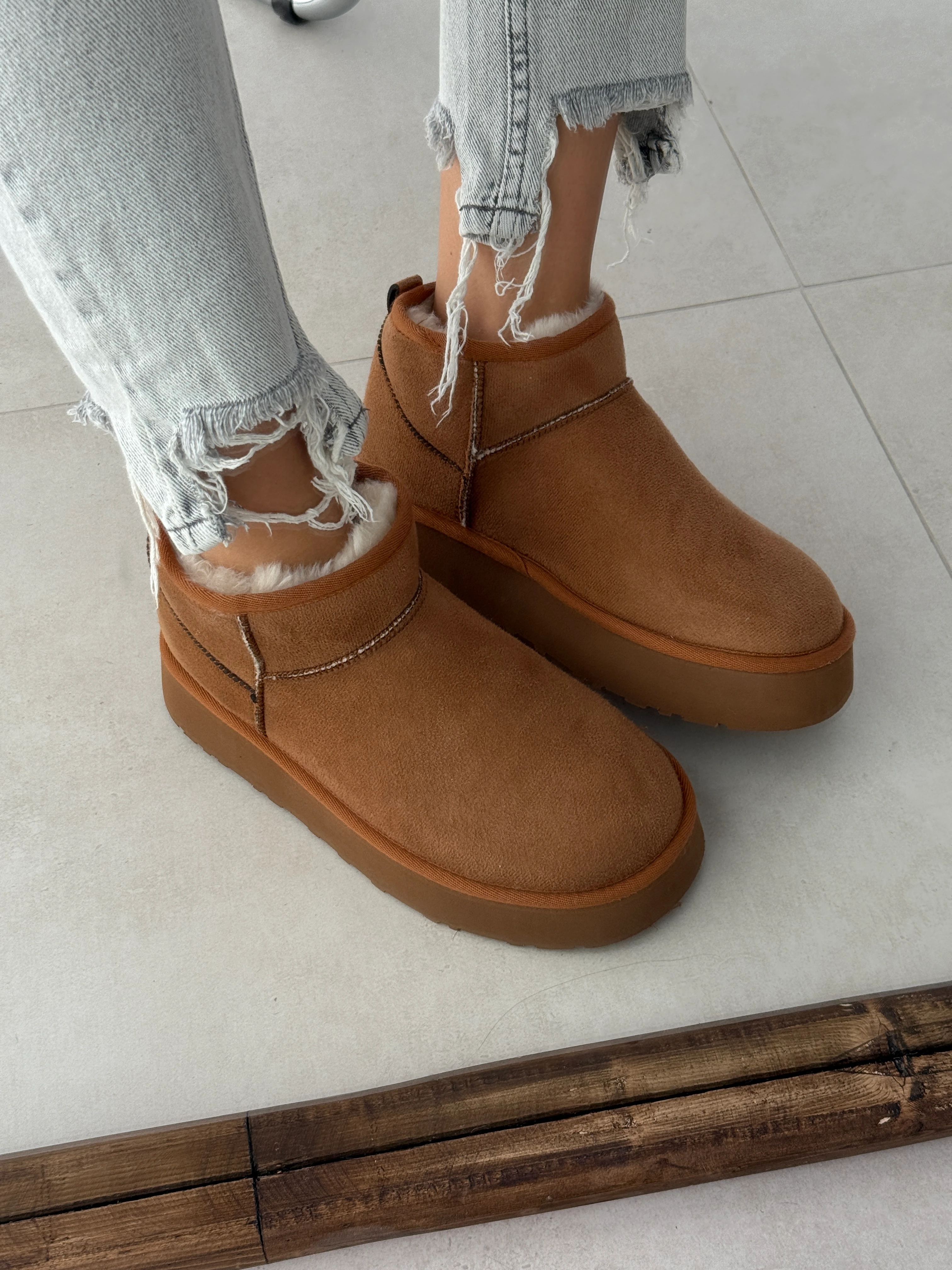 Mini Taba Renk İçi Tüylü Düz Taban Kadın Bot