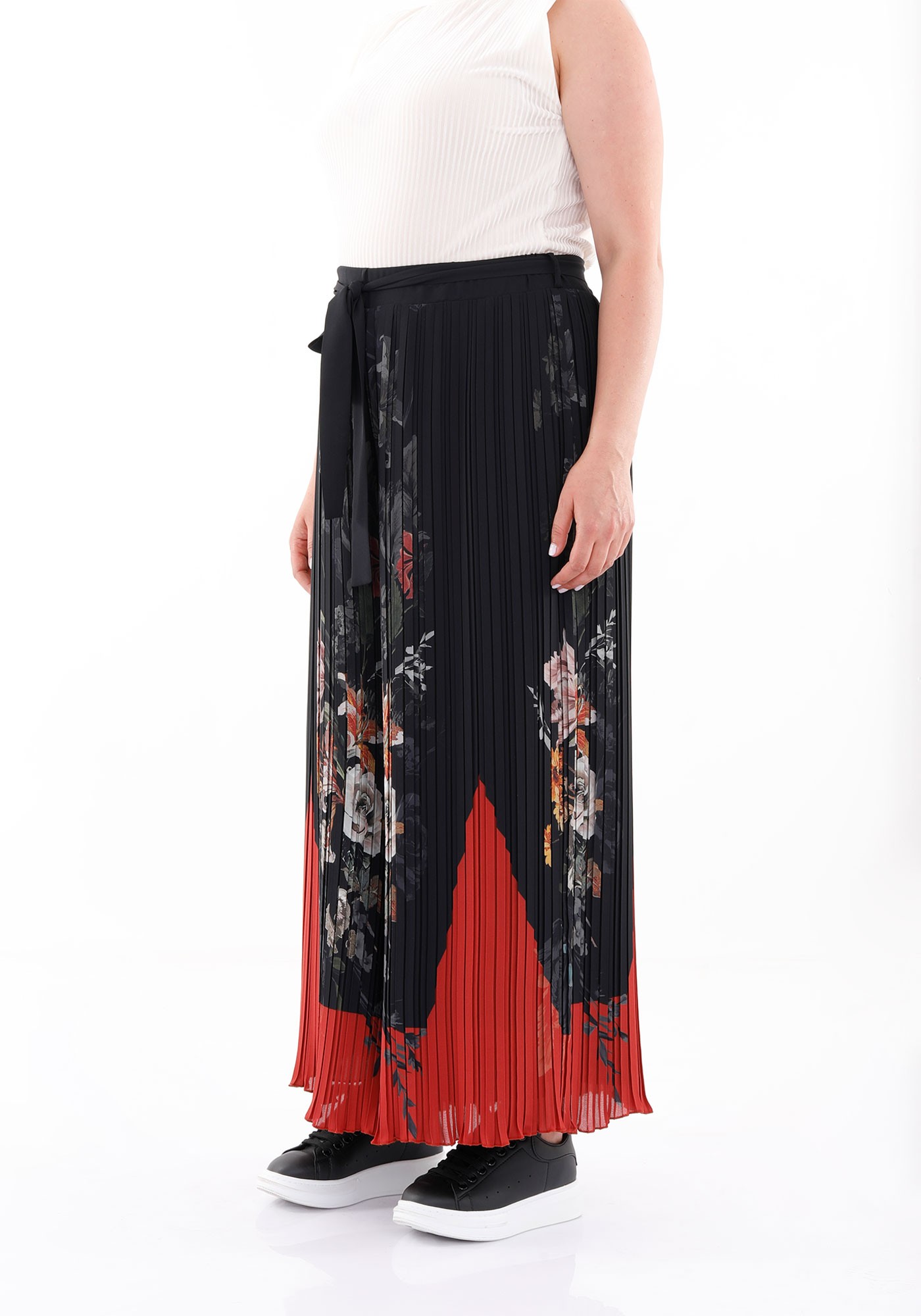 Plus Size Floral Pleated Black Chiffon Wide-Leg Trousers