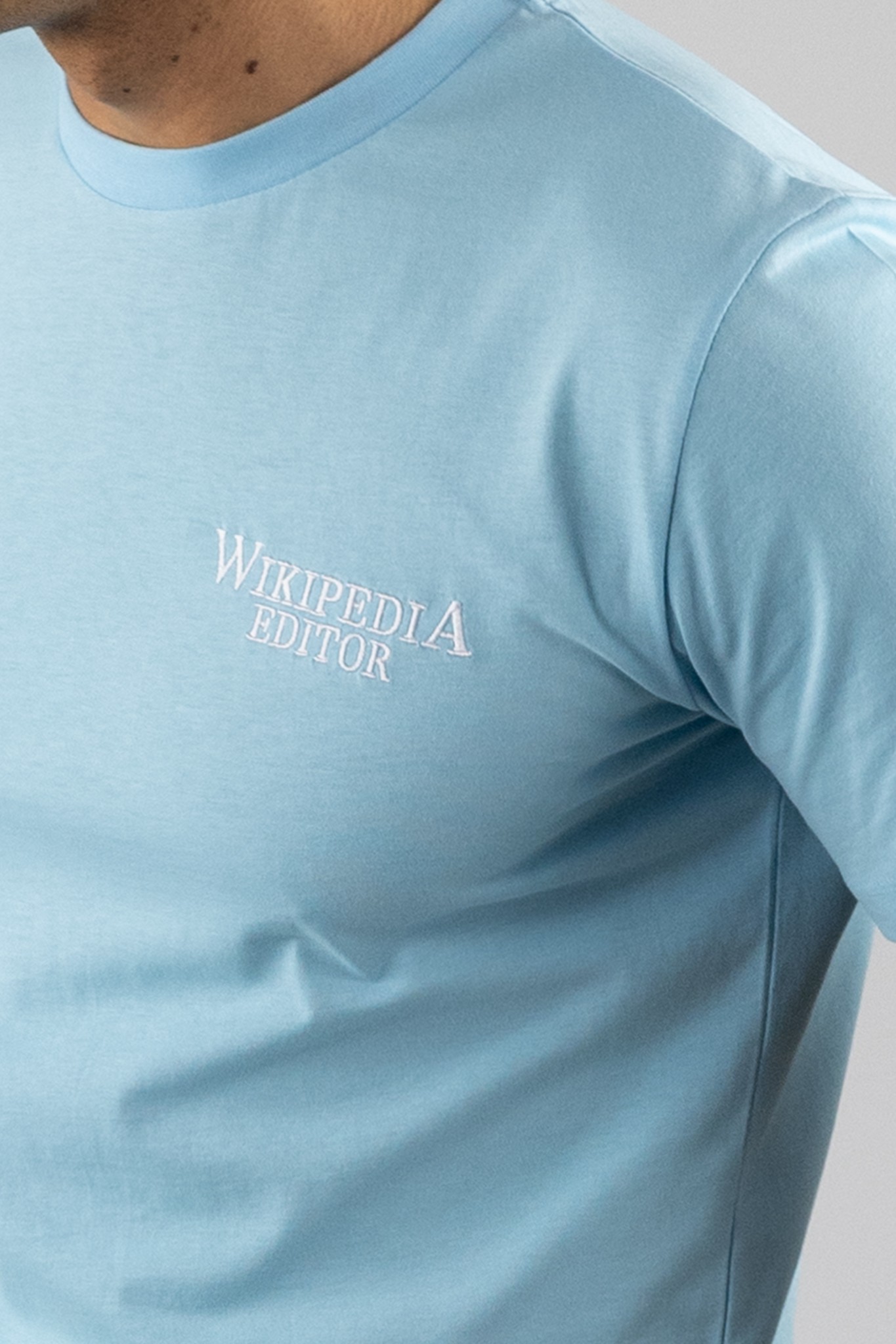 Açık Mavi Wikipedia Editor Nakış İşlemeli T-Shirt 831