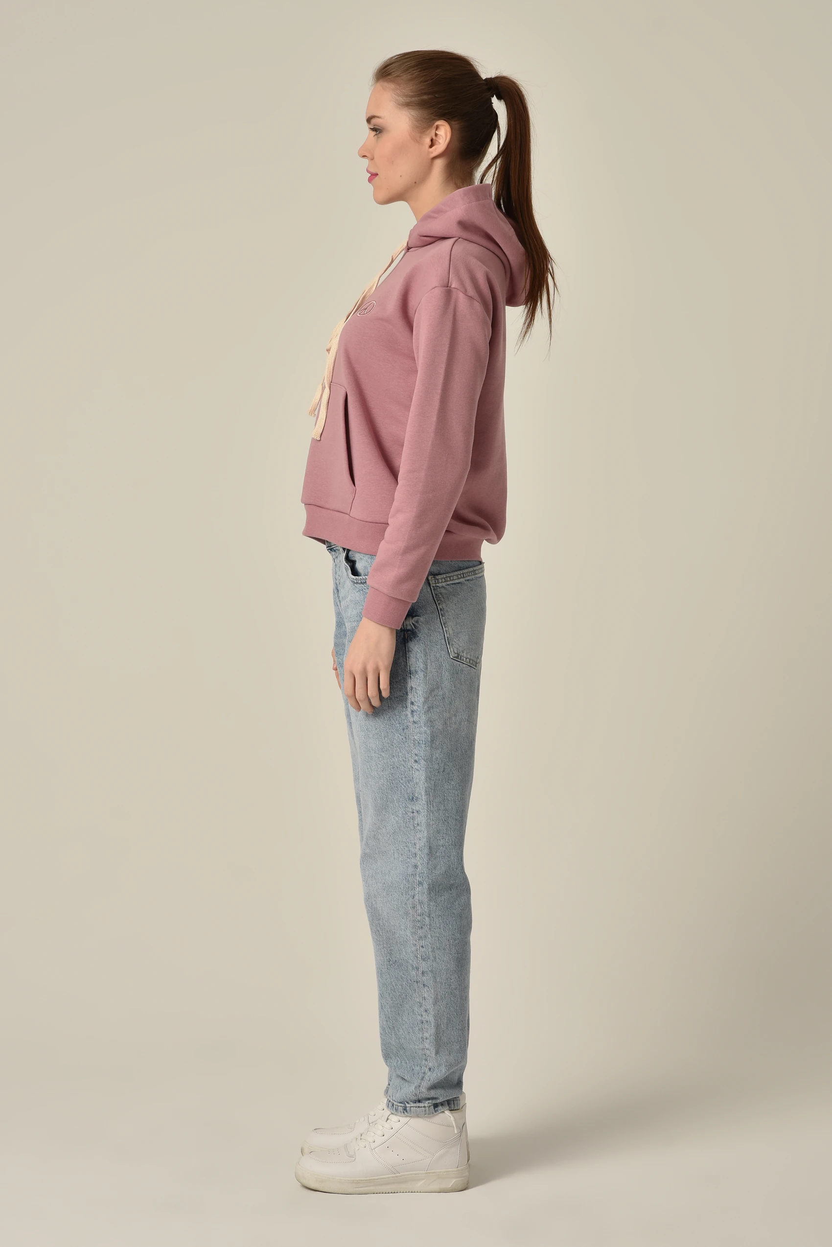 Kapüşonlu ve Kanguru Cepli Sweatshirt 079