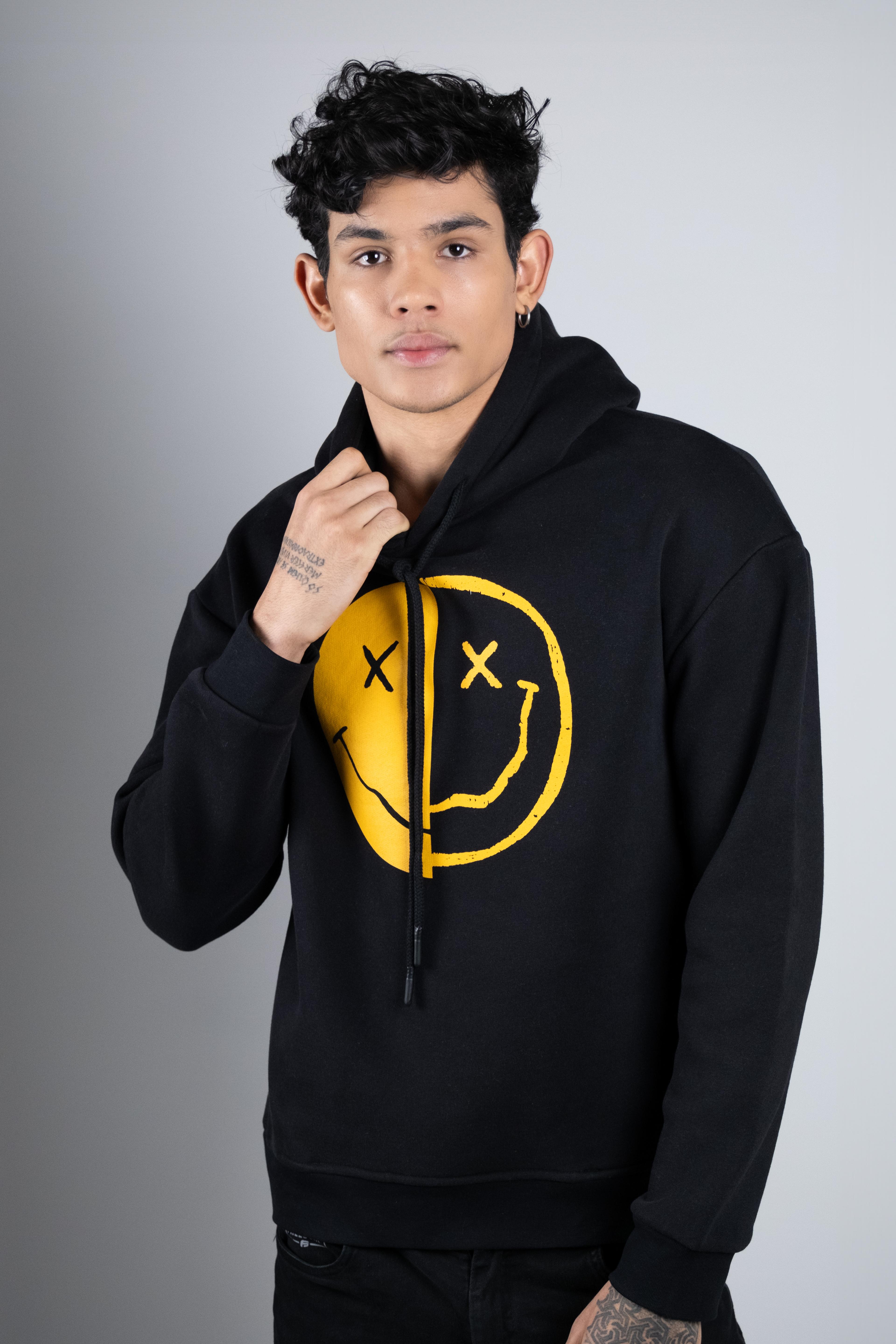 Smiley Baskılı ve Düşük Omuzlu Kapüşonlu Hoodie