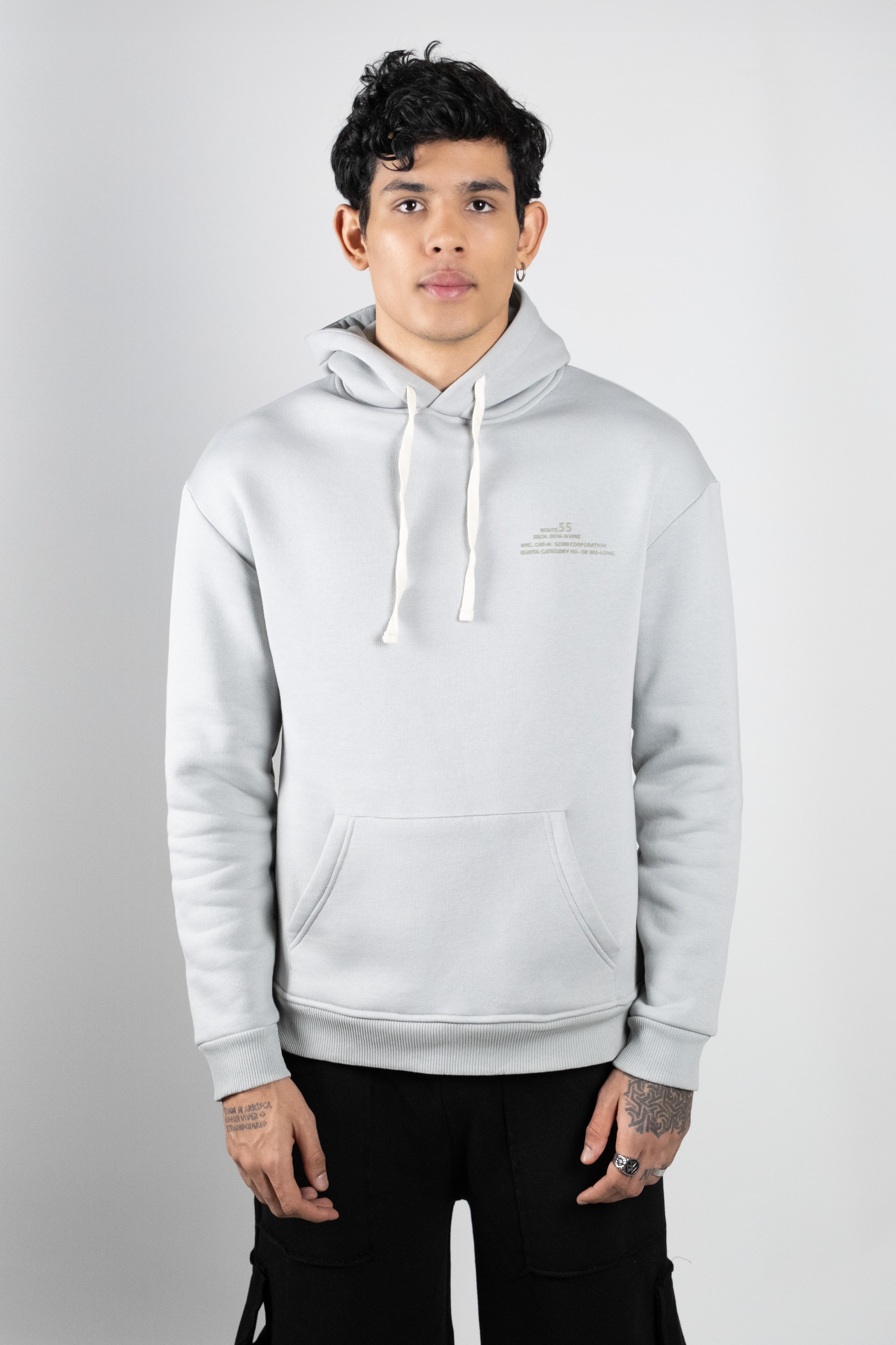 Kadife Logolu ve Düşük Omuzlu Hoodie 071