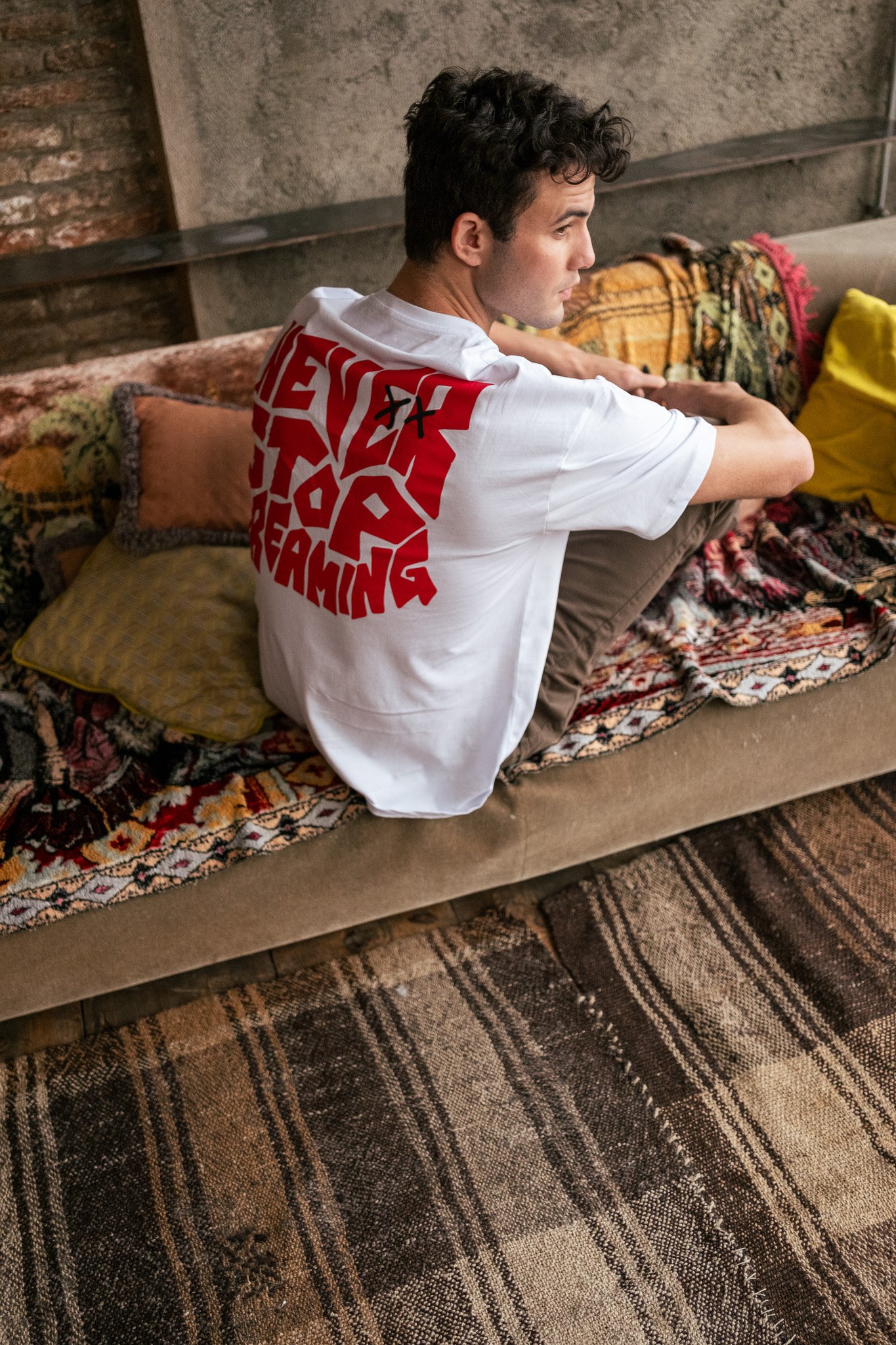 Beyaz Never Stop Dreaming Baskılı Oversized T-Shirt 849