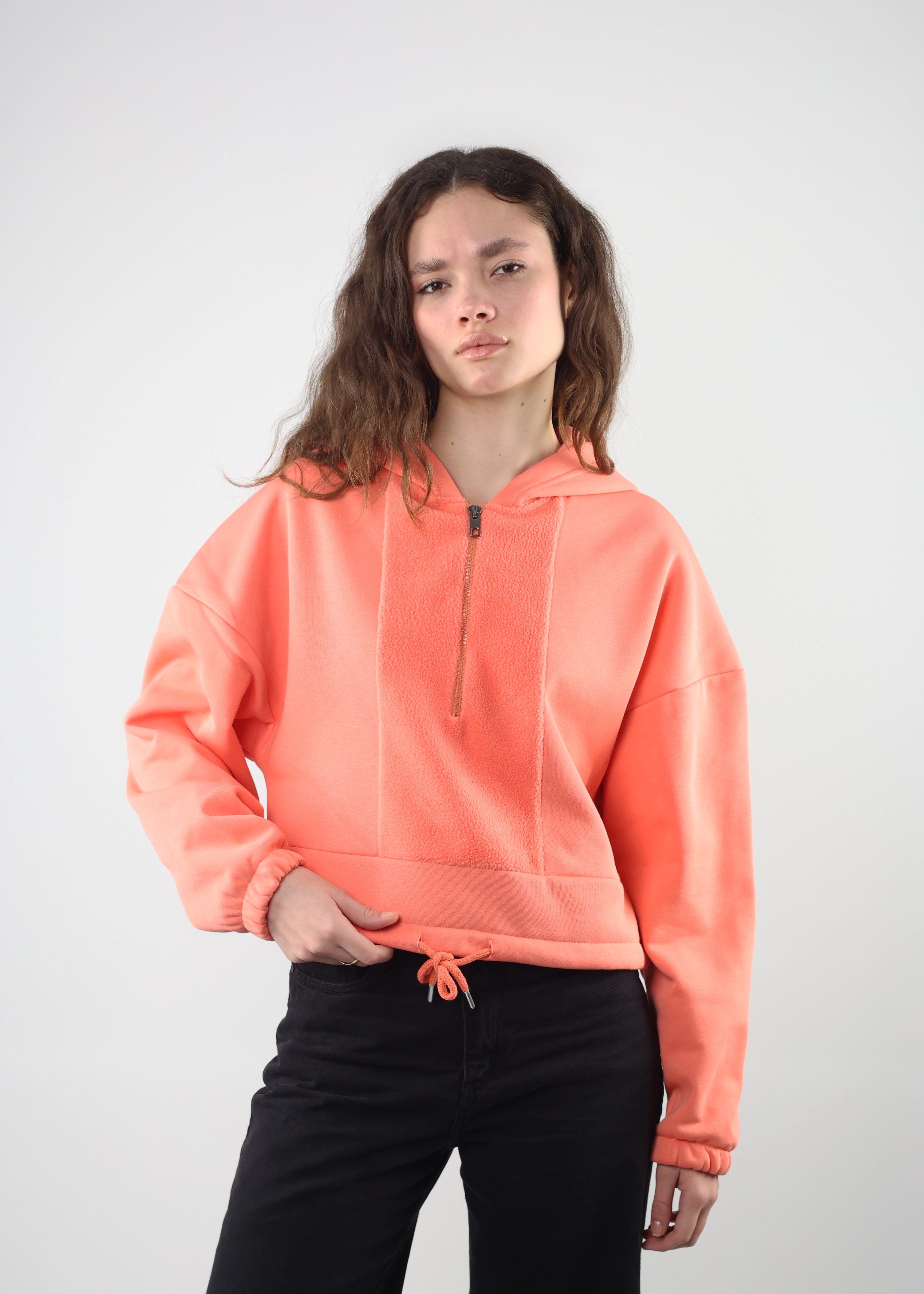 Fermuarlı Kapüşonlu Sweatshirt 321