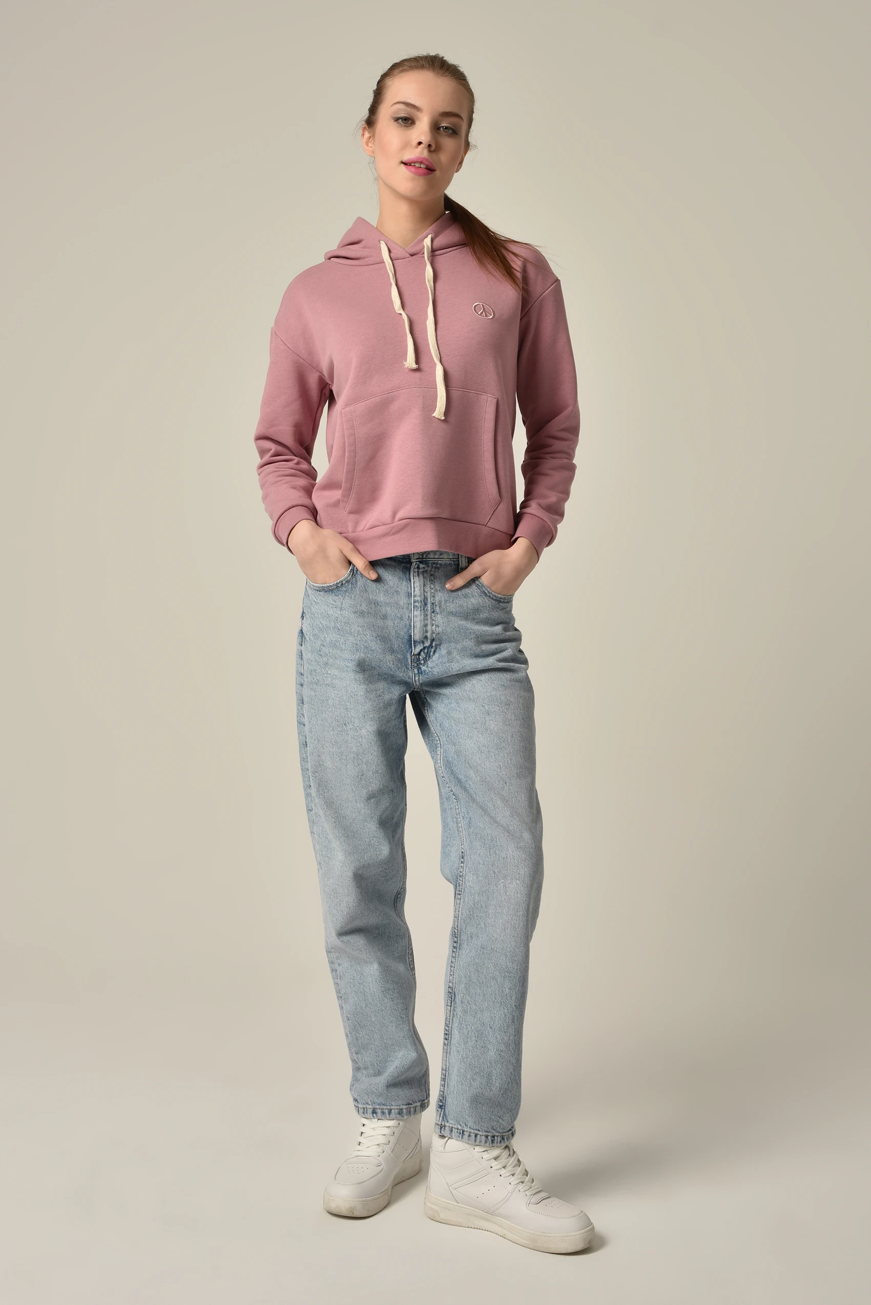 Kapüşonlu ve Kanguru Cepli Sweatshirt 079