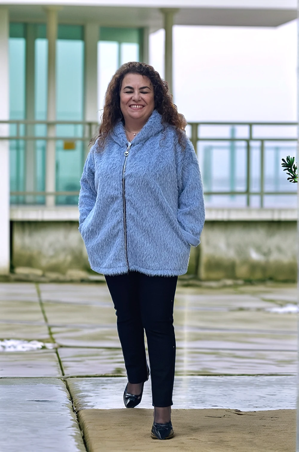 Asimetrik Kesim Fermuarlı Kapüşonlu Tay tüy Kaban - MAVİ