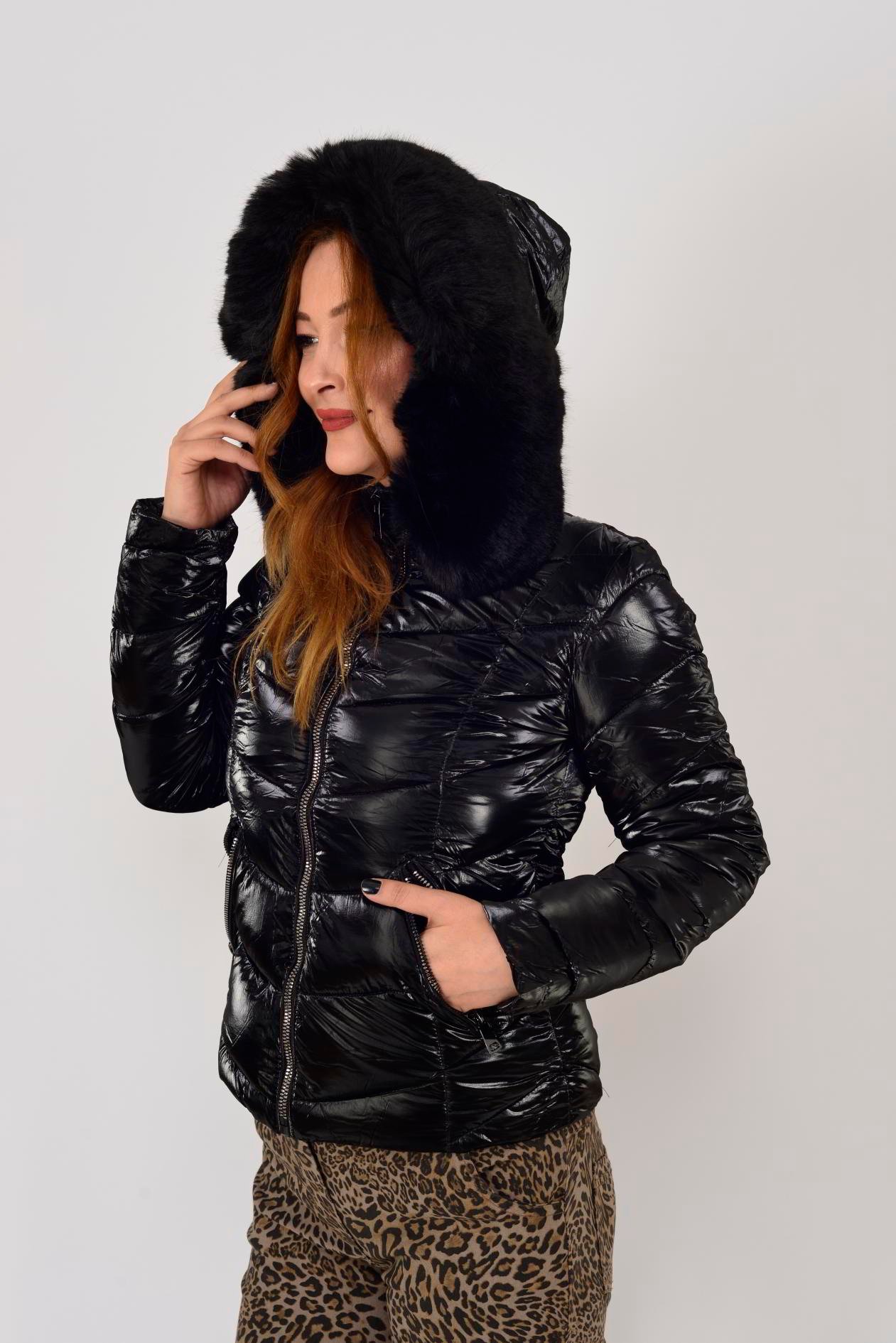 KÜRK DETAYLI KAPİTONE MONT