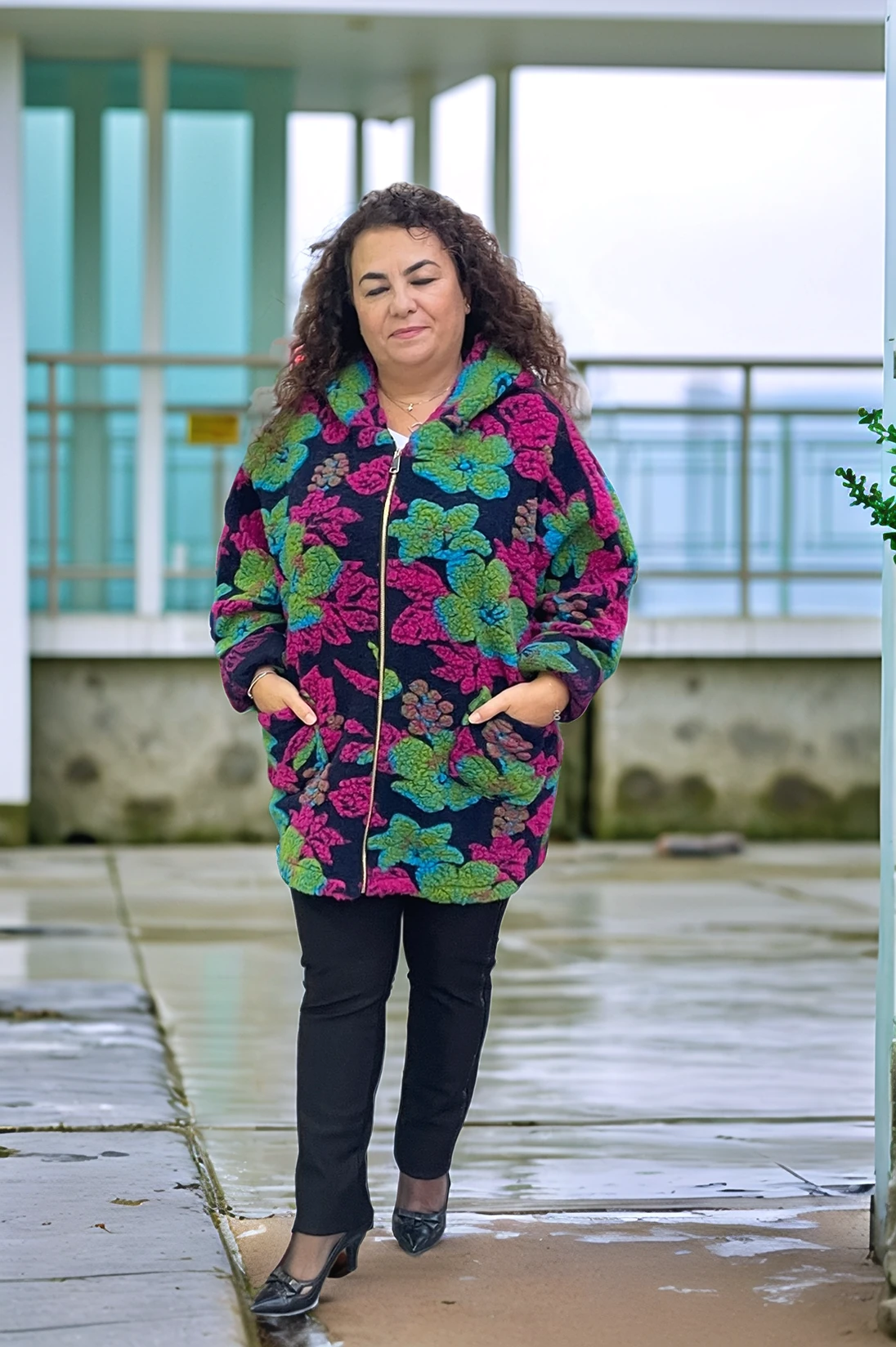 Renkli Çiçek Kabartmalı Keçe Kaban  - YEŞİL