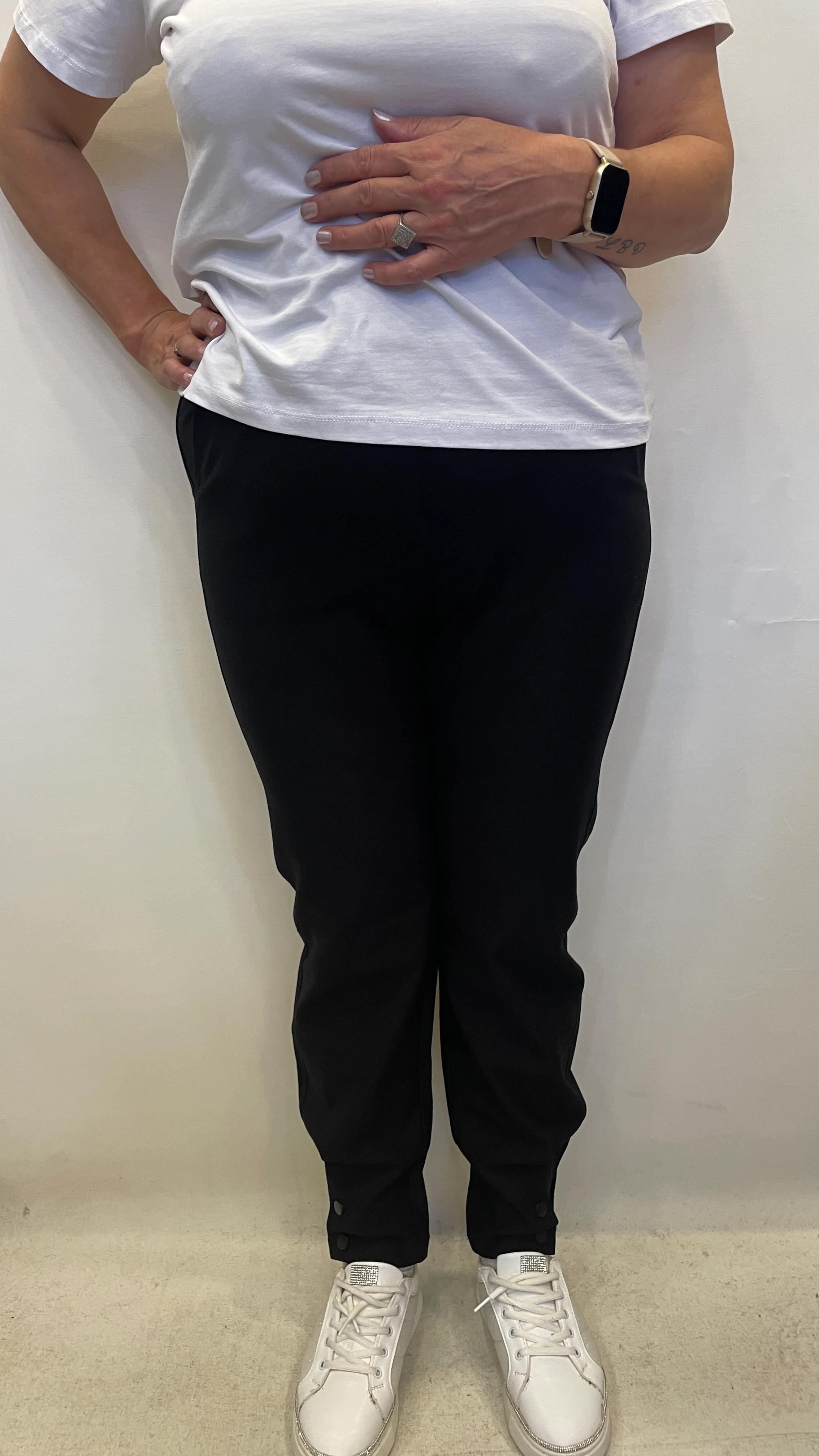 BÜYÜK BEDEN BELİ LASTİKLİ PAÇA DETAYLI PANTOLON - SİYAH