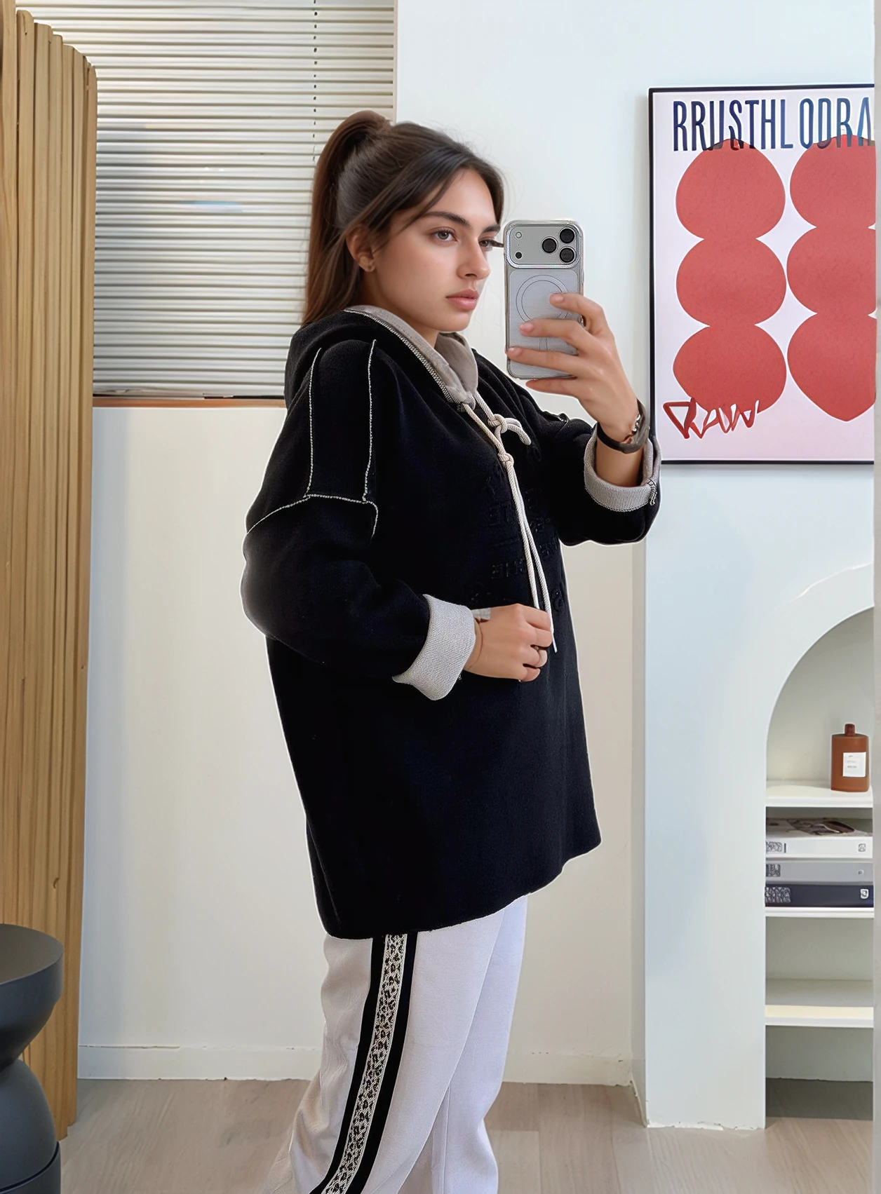 Kabartma Yazı Detaylı Çelik Örgü Kapüşonlu Sweat 