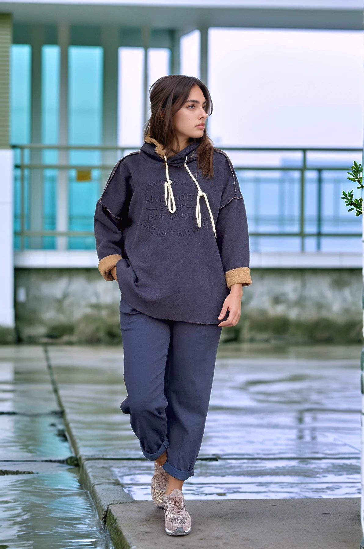 Kabartma Yazı Detaylı Çelik Örgü Kapüşonlu Sweat  - LACİVERT