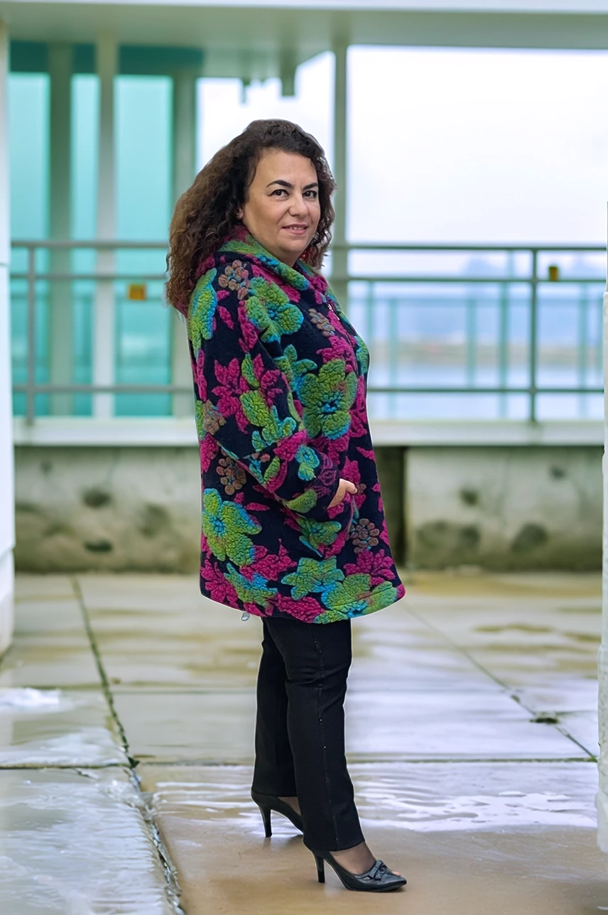 Renkli Çiçek Kabartmalı Keçe Kaban 