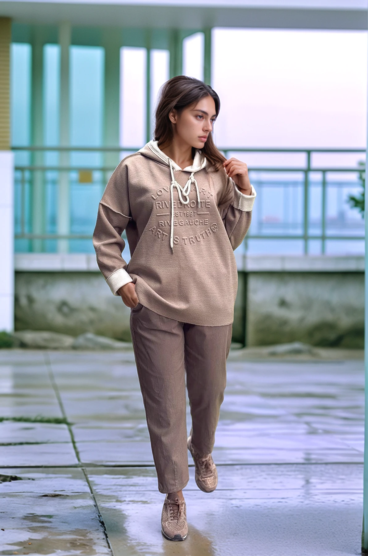 Kabartma Yazı Detaylı Çelik Örgü Kapüşonlu Sweat  - VİZON