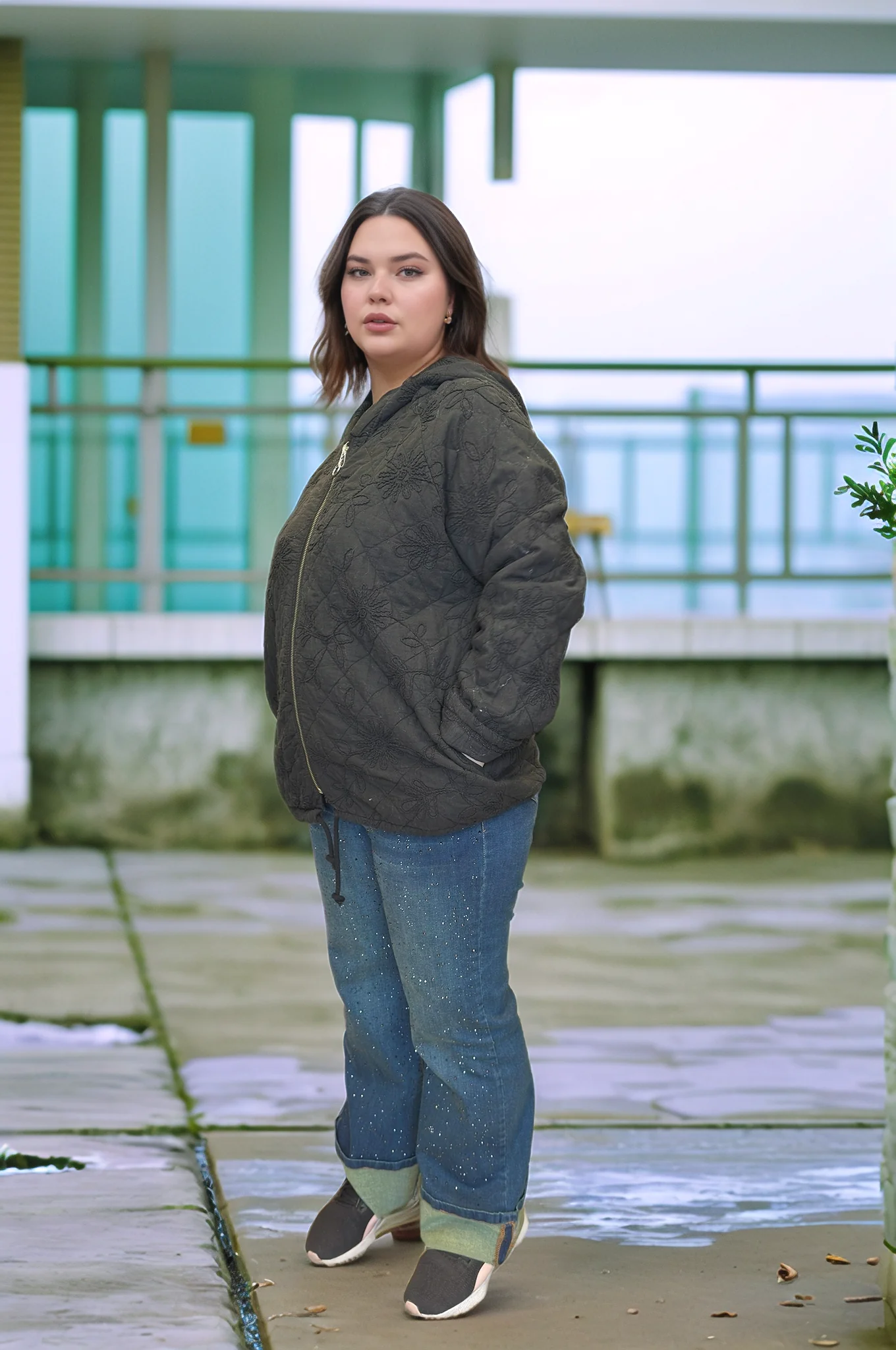 SARMAŞIK ÇİÇEK DESEN KAPÜŞONLU KAPİTONE CEKET