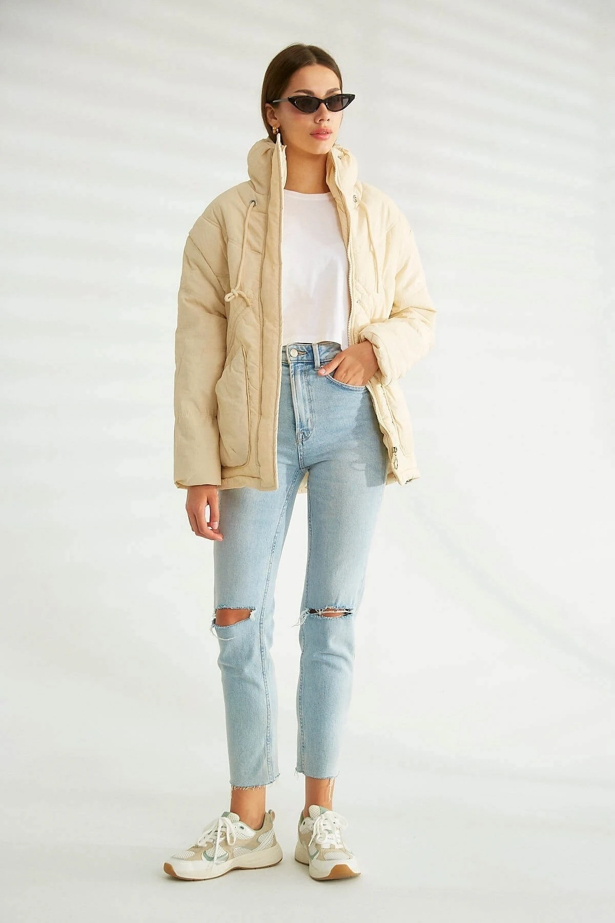 Büzgü Detaylı Cepli Şişme Mont  - BEJ