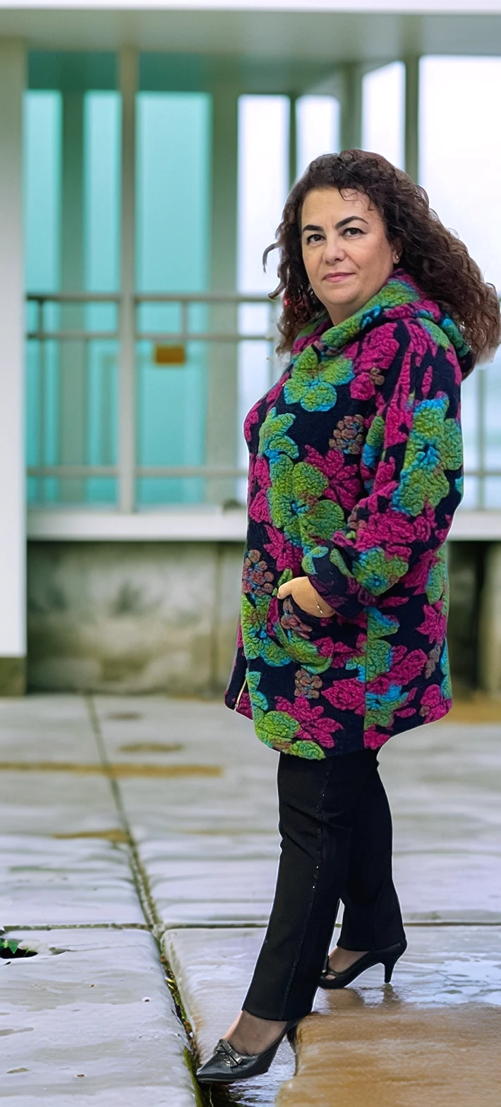 Renkli Çiçek Kabartmalı Keçe Kaban 