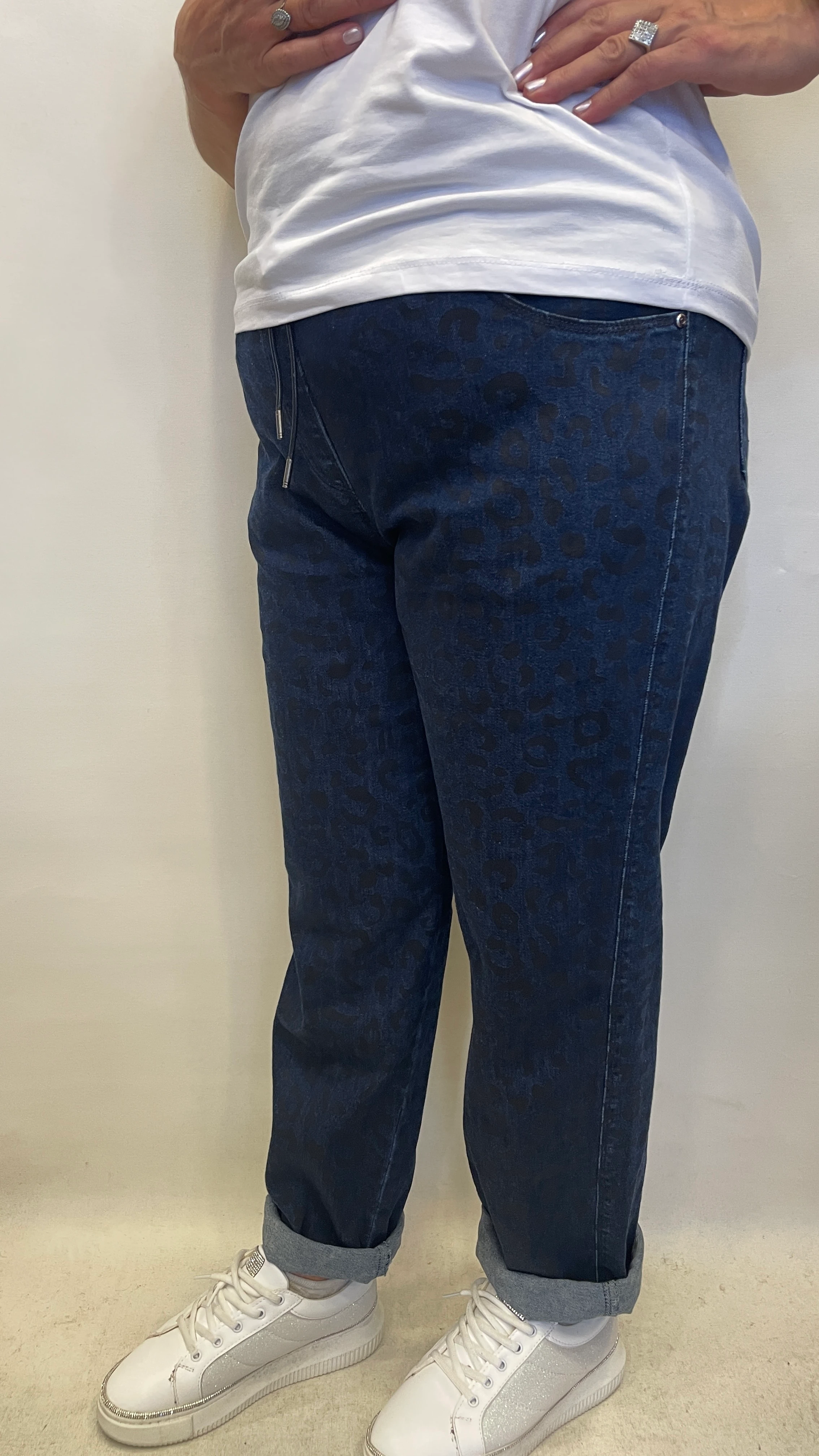 BÜYÜK BEDEN LEOPAR DESENLİ KOT PANTOLON