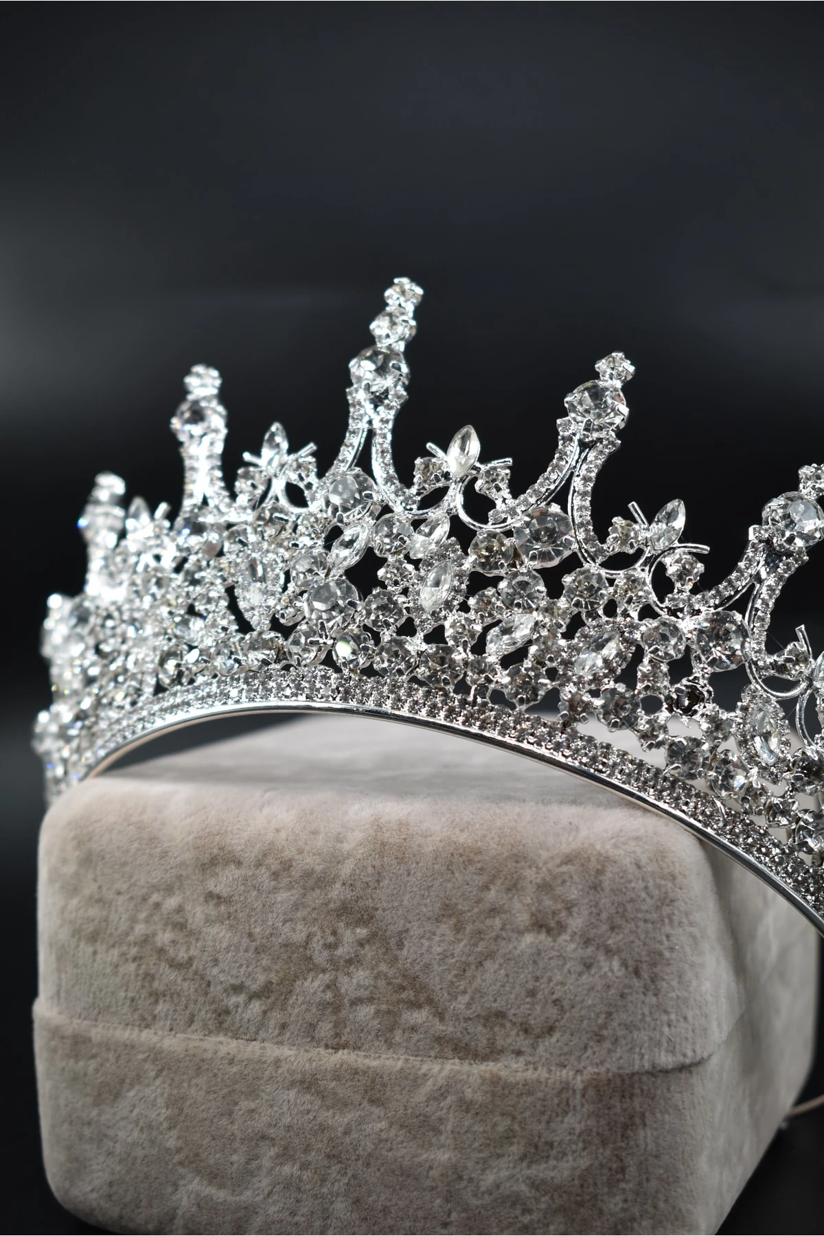 Gelin Tacı Zirkon Taş Işlemeli Prenses Helena Model