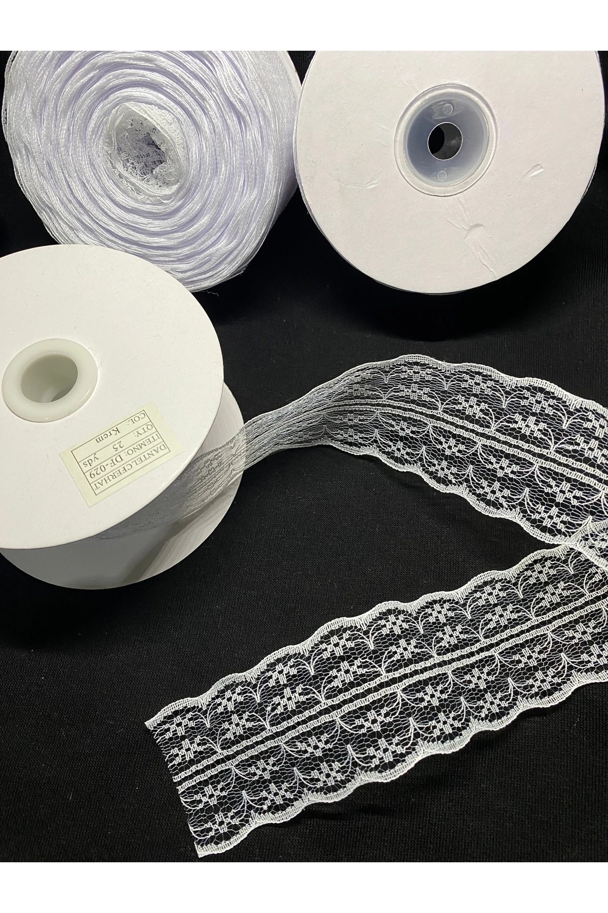 Beyaz Çift Taraflı Dantel Şerit – 5 Metre | Dekoratif, Nikah ve El İşi Malzemesi