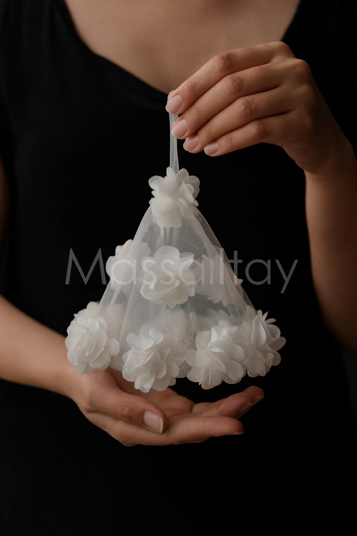 Beyaz Çiçekli Tüllü Halay Mendili – Kına, Düğün, Nişan ve Eğlence Aksesuarı