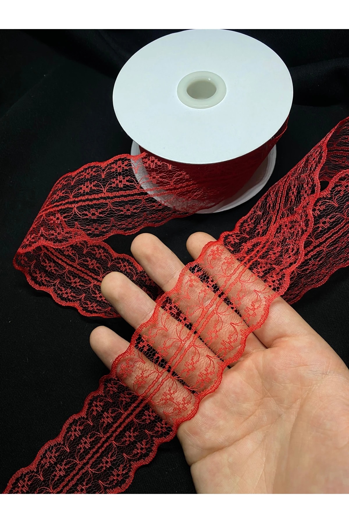 Kırmızı Çift Taraflı Dantel Şerit 5 Metre – Dekoratif Süsleme ve El İşi Malzemesi