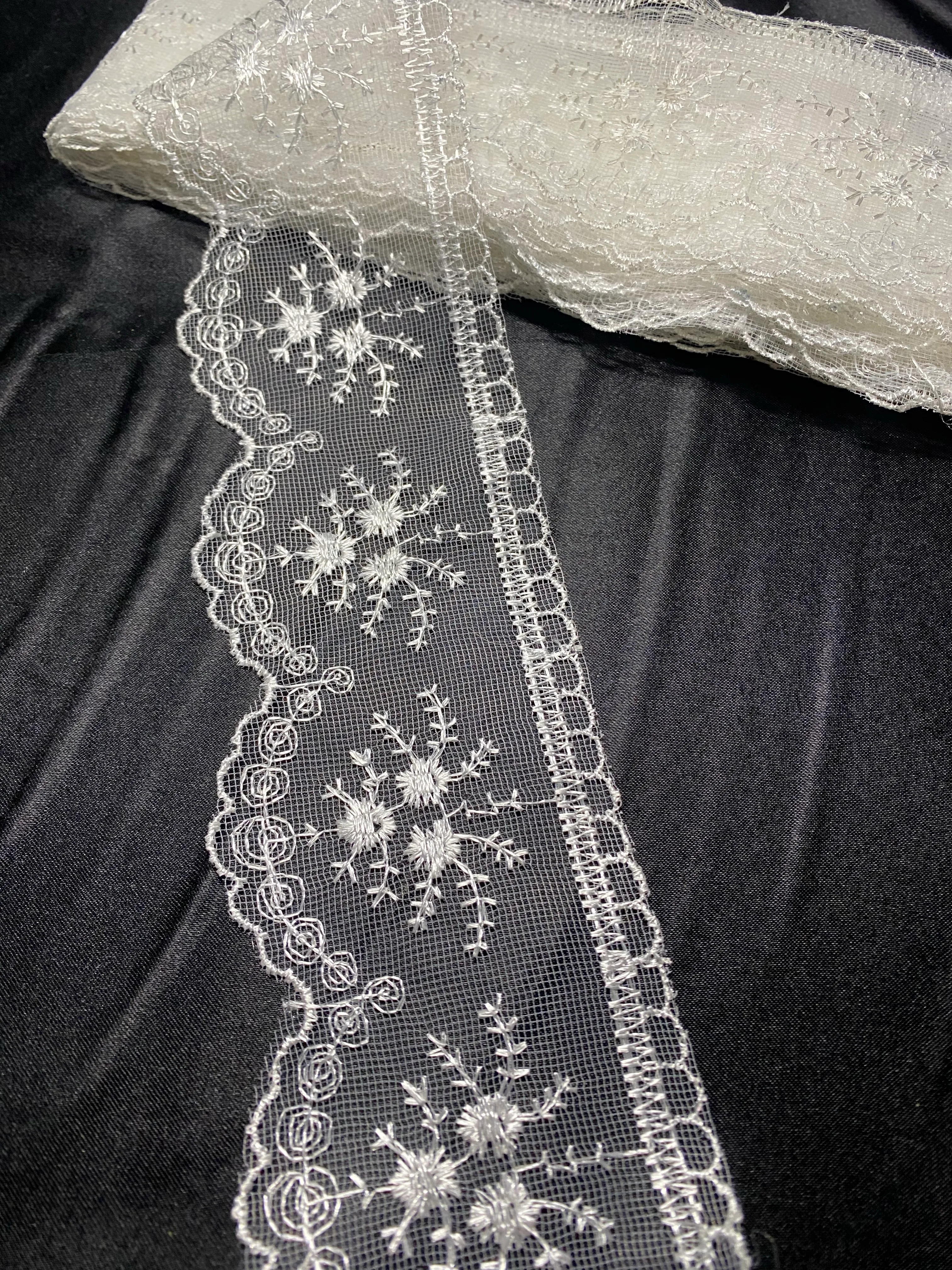 Çiçek Desenli Dantel 1 Metre | Süsleme ve Aksesuar