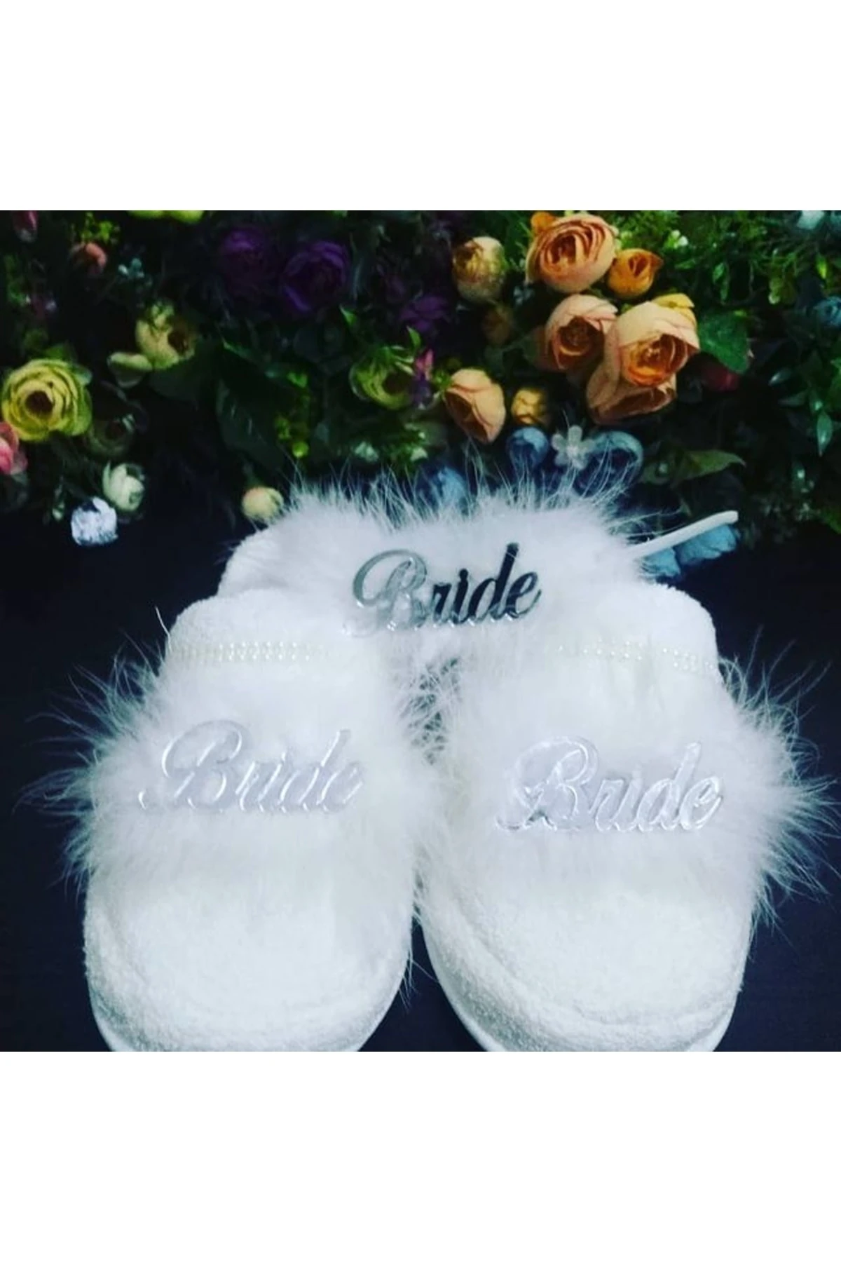 Bride Tüylü Gelin Terliği ve Tacı – Şık Gelin Aksesuar Seti