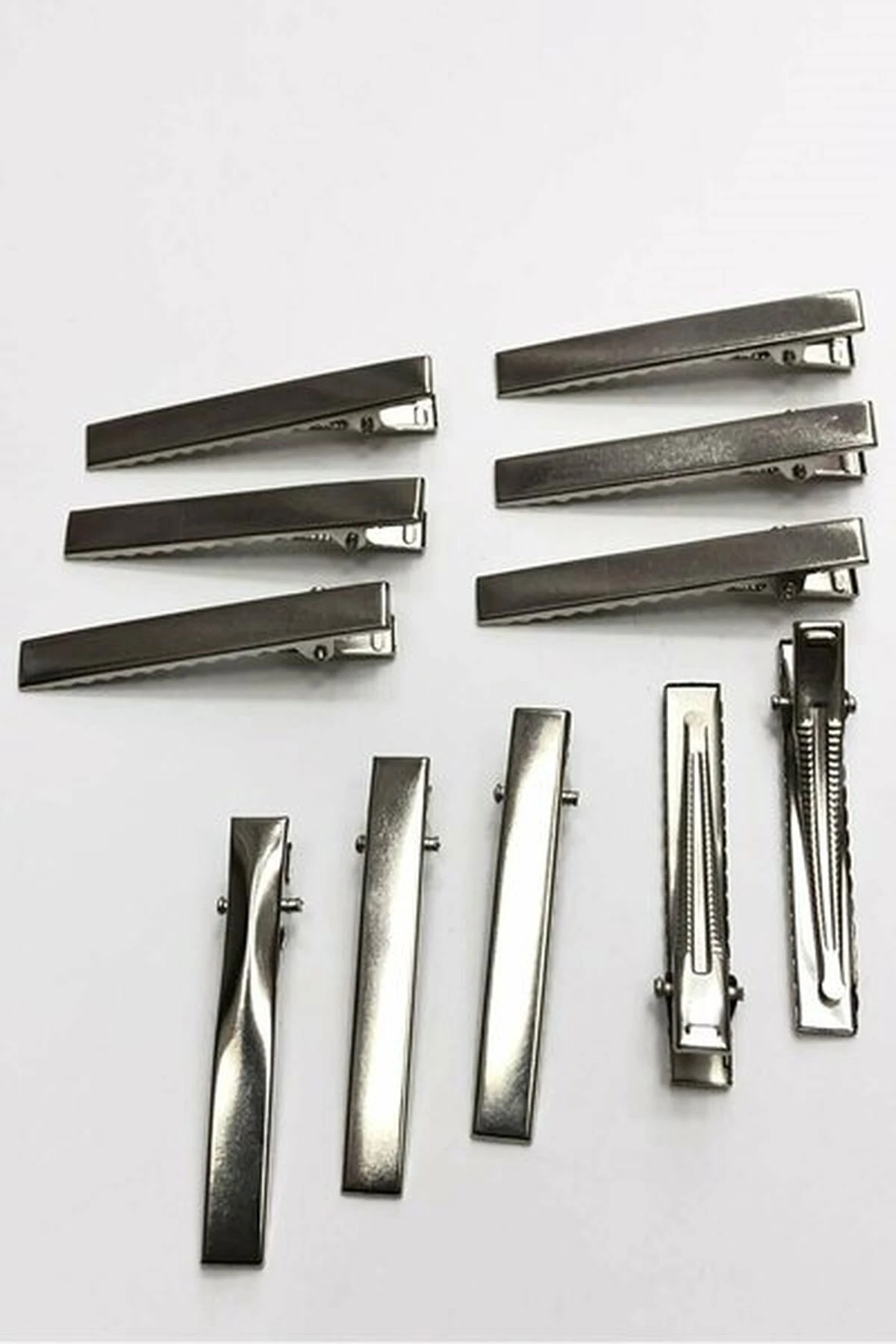 5.5 cm Metal Tabanlı Toka Klips – 12’li Paket Saç Tokası Aparatı