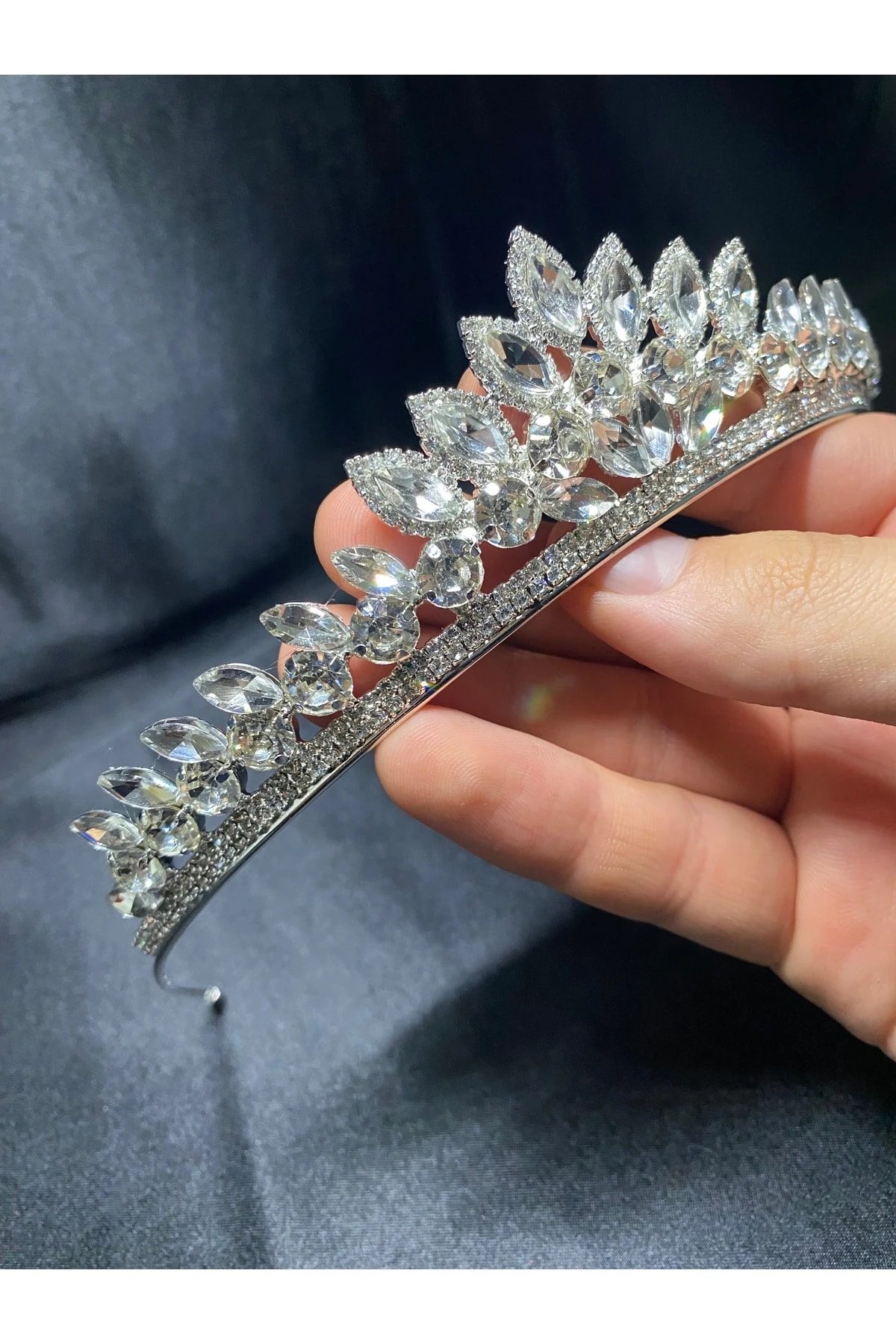 Melis İnce Parıltılı Gelin Tacı | Zarif Söz, Nişan ve Kına Aksesuarı