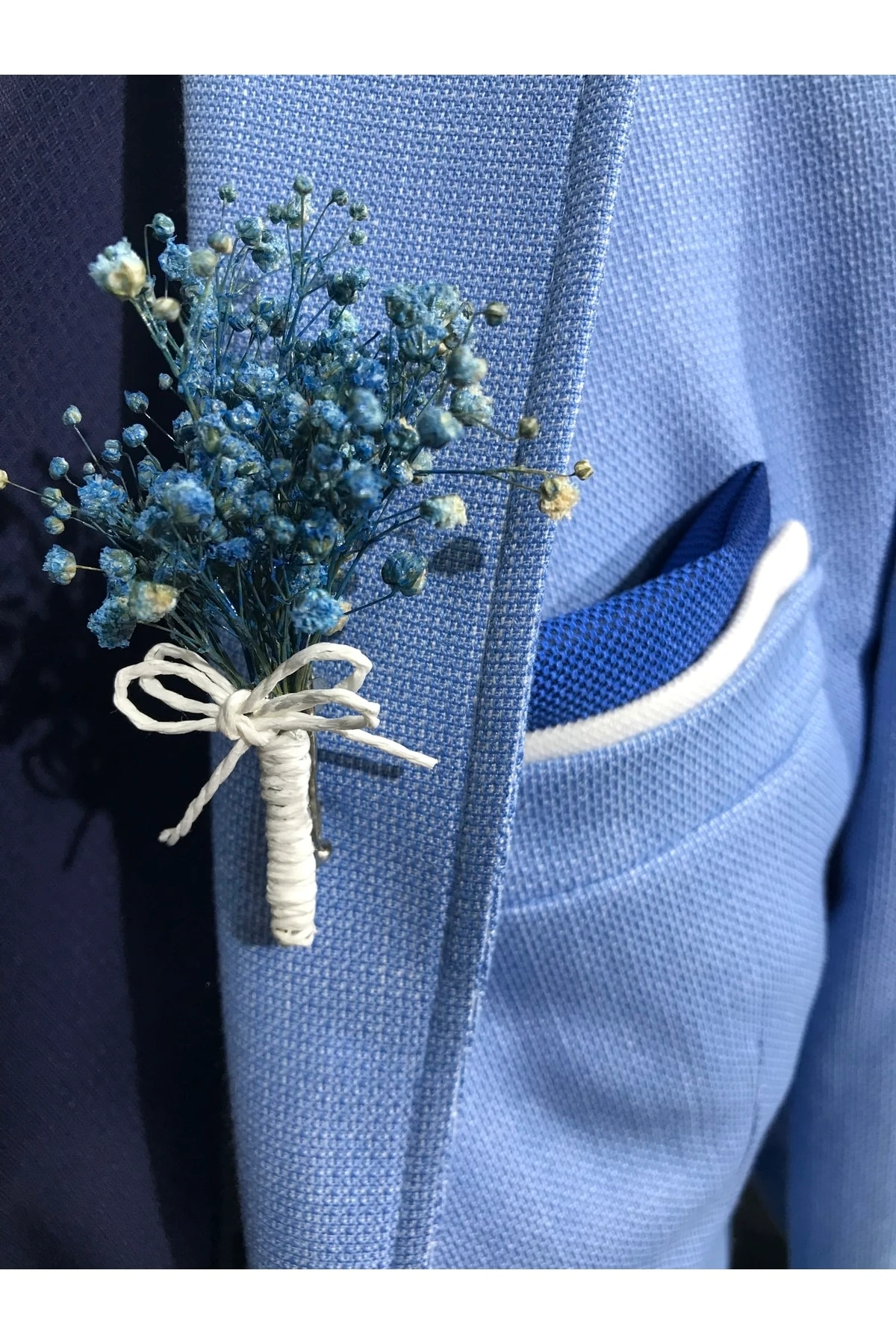 Mavi Yaka Damat Sağdıç Çiçeği – Yaka Iğnesi