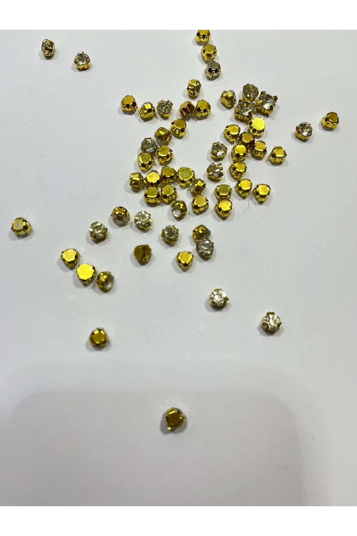 SS35 Beyoğlu Taşı 30 adet – Altın Ton, Takı ve Süsleme İçin İdeal