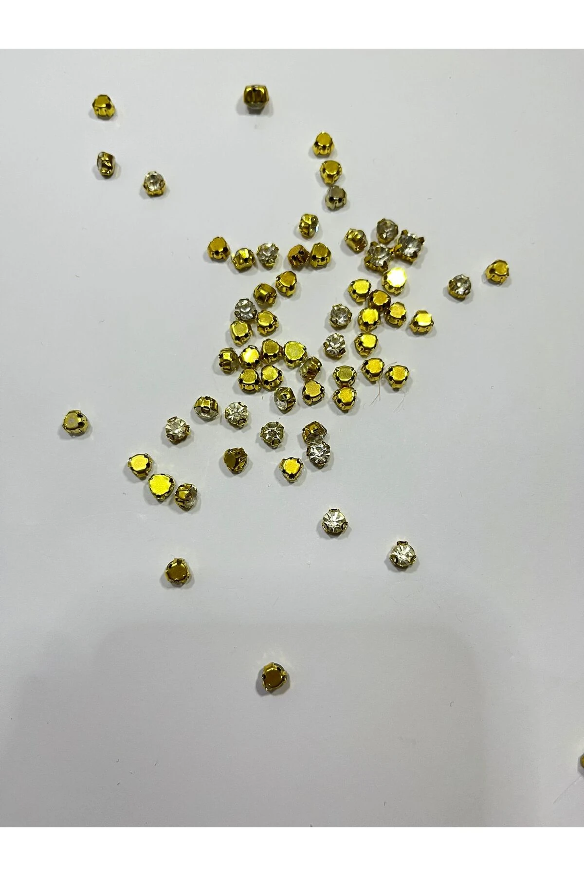 SS35 Beyoğlu Taşı 30 adet – Altın Ton, Takı ve Süsleme İçin İdeal