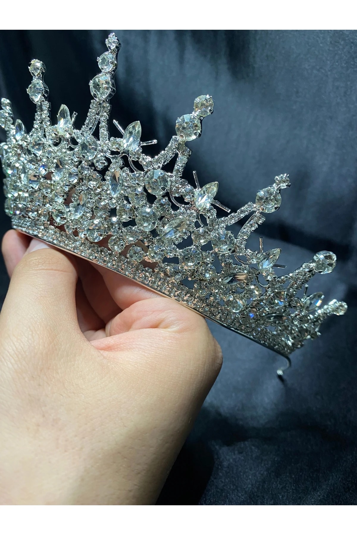 Yüksek Parıltılı Büyük Kristal Gelin Tacı – Kına ve Nişan Aksesuarı