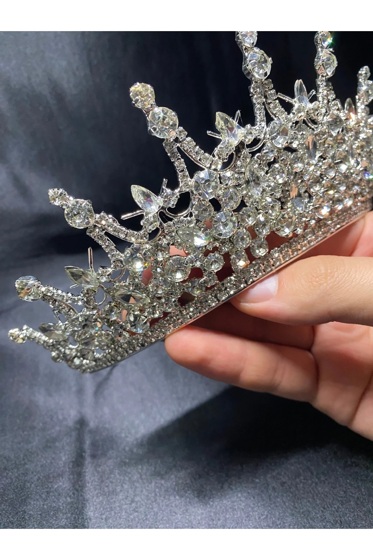 Yüksek Parıltılı Büyük Kristal Gelin Tacı – Kına ve Nişan Aksesuarı