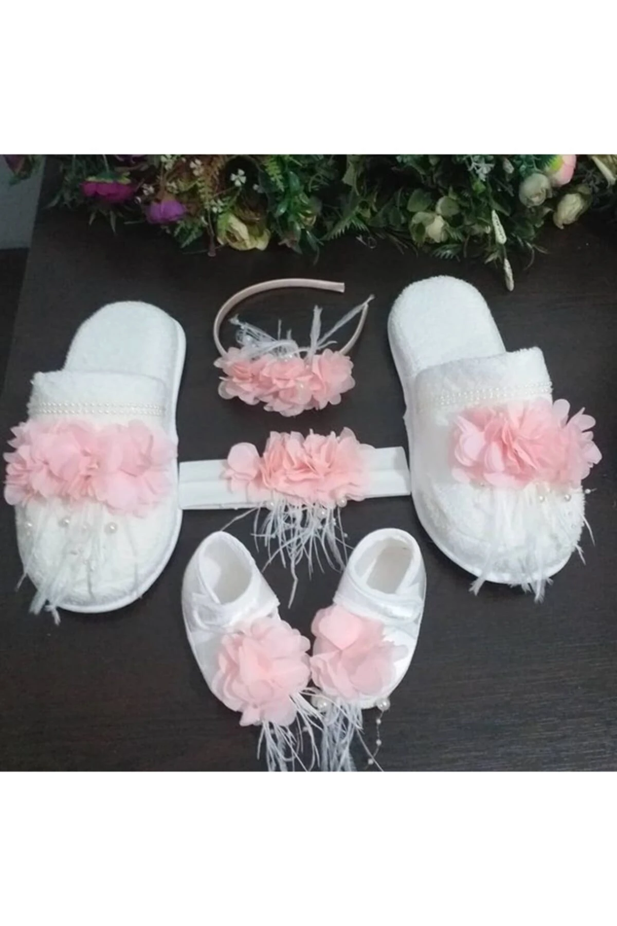 Lohusa Terlik Ve Taç Bebek Patik Ve Bandana Tüylü Incili Set