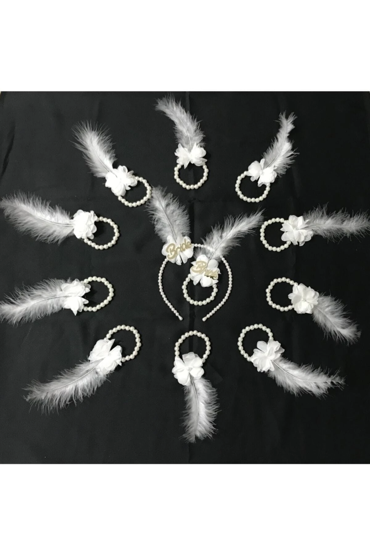 Bride Tacı ve 10 Adet İncili Tüylü Nedime Bilekliği | Magnet ve Hediyelik