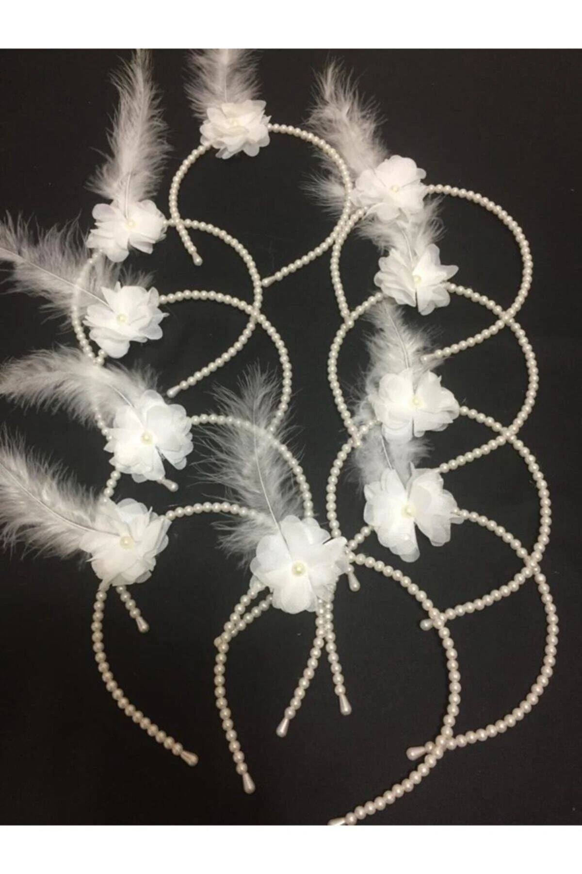 10 Adet İncili Tüylü Nedime Bilekliği ve 10 Adet Nedime Tacı | Kına ve Bekarlığa Veda