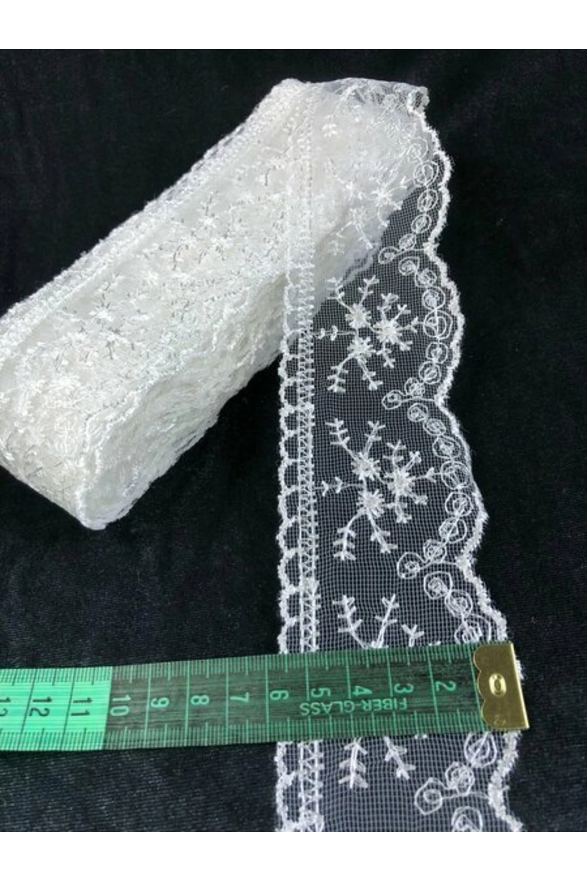 Beyaz Güpür Çiçek Desenli Dantel – 1 Metre | Dekoratif ve El İşi Malzemesi