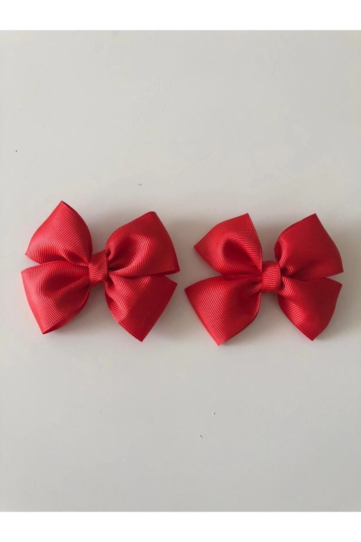 Kırmızı Fiyonklu 2’li Toka | Şık ve Zarif Saç Aksesuarı