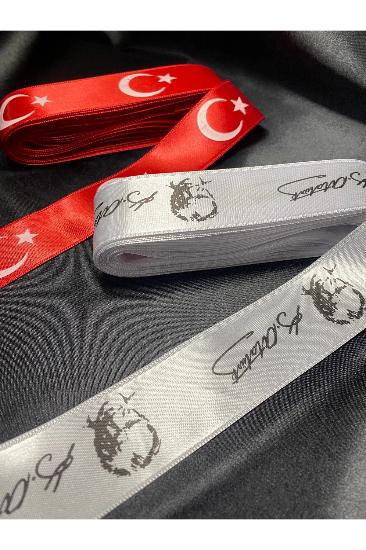 Ayyıldızlı ve Atatürk Temalı Kurdele – 2 Adet | 23 Nisan & 29 Ekim Bayram ve Tören Malzemesi