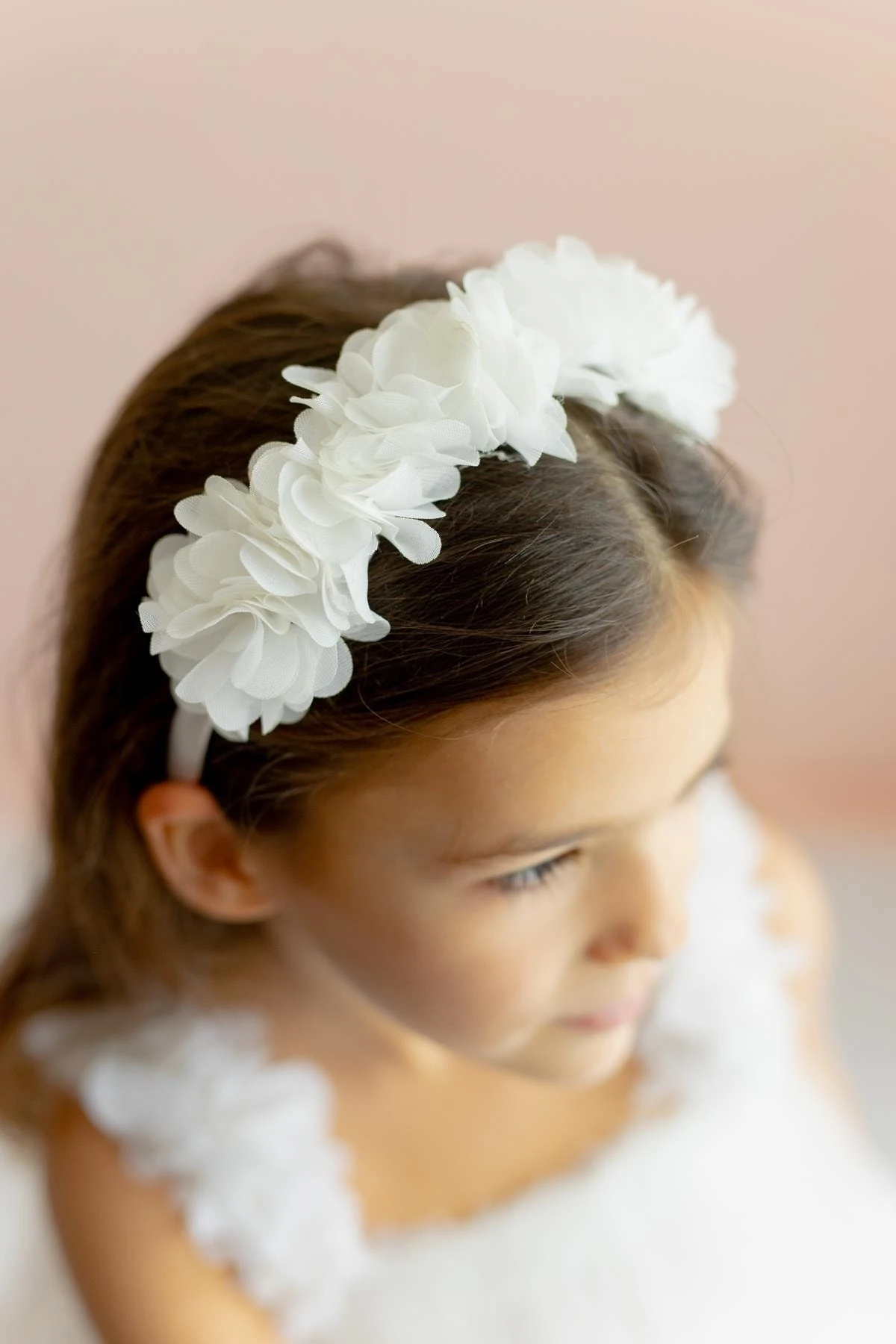 Beyaz Çiçekli Kız Çocuk Taç Frida – Parti, Özel Gün ve Doğum Günü Aksesuarı