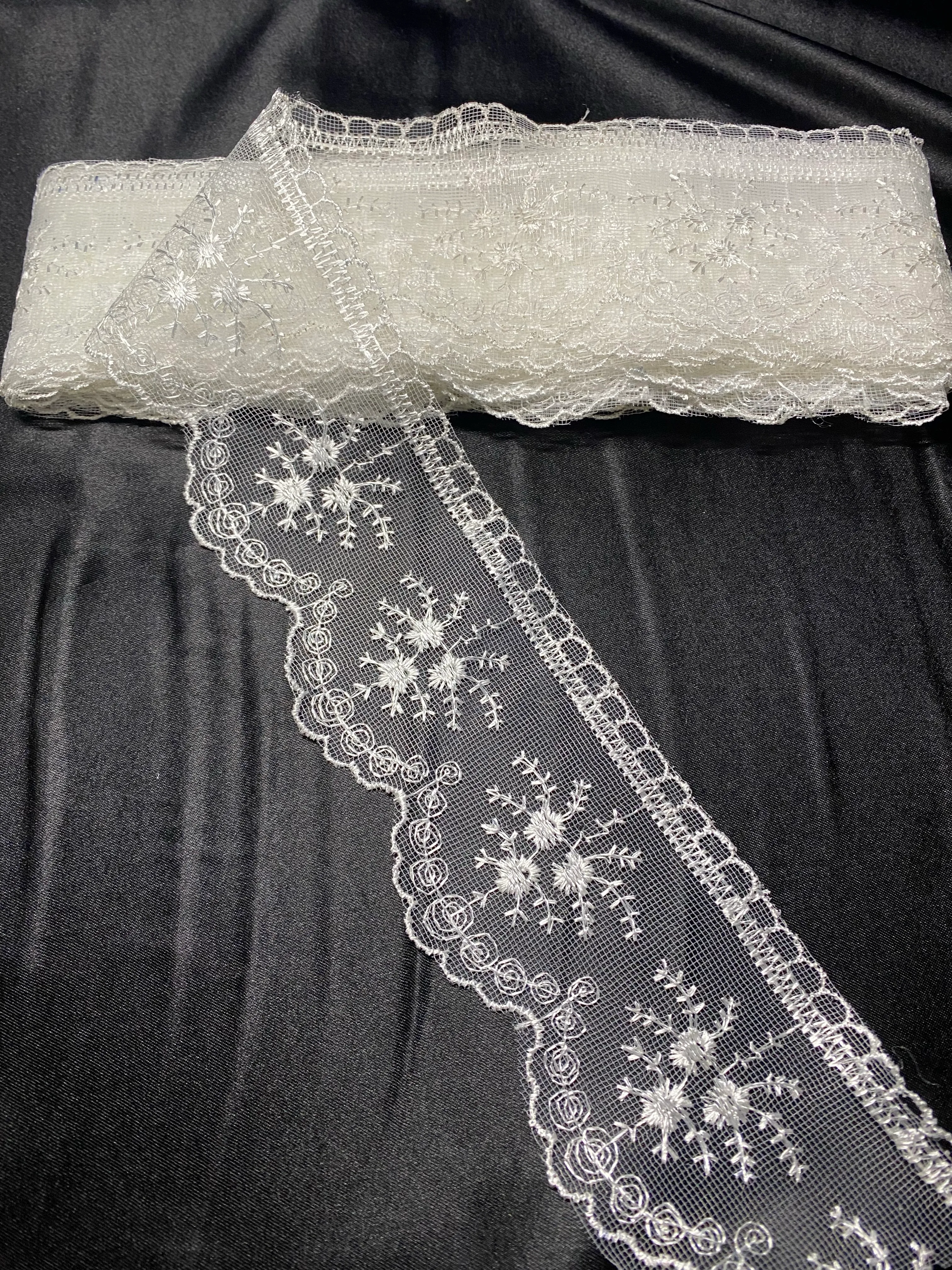 Çiçek Desenli Dantel 1 Metre | Süsleme ve Aksesuar