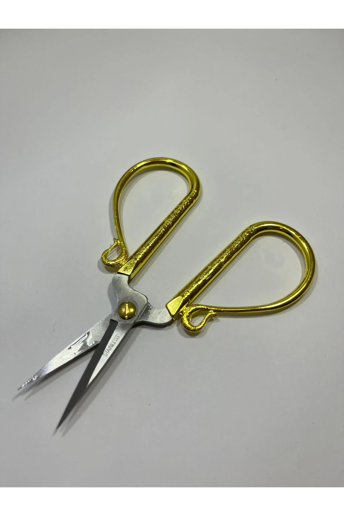 Nişan ve Söz Törenlerine Özel Gold İşlemeli Şık Makas