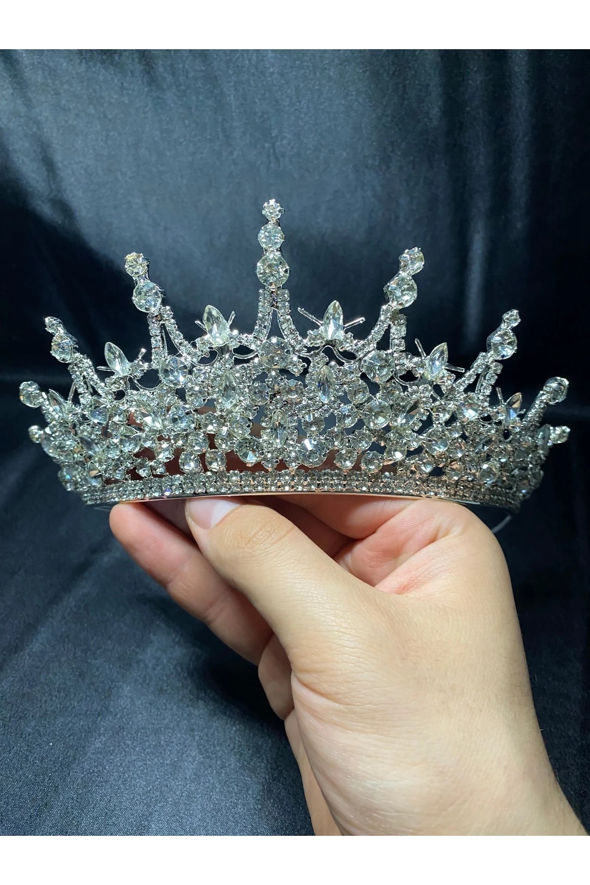 Yüksek Parıltılı Büyük Kristal Gelin Tacı – Kına ve Nişan Aksesuarı