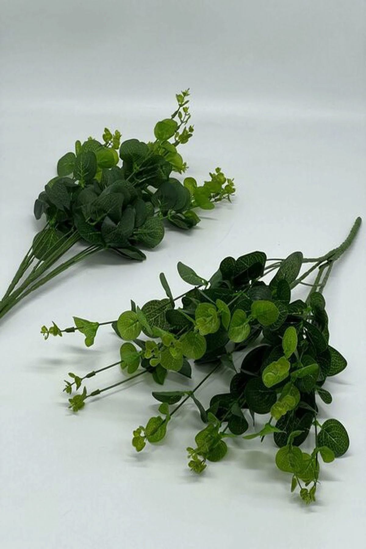 Yapay Uzun Okaliptus – 16 Dal, Şık ve Modern Dekor Çözümü