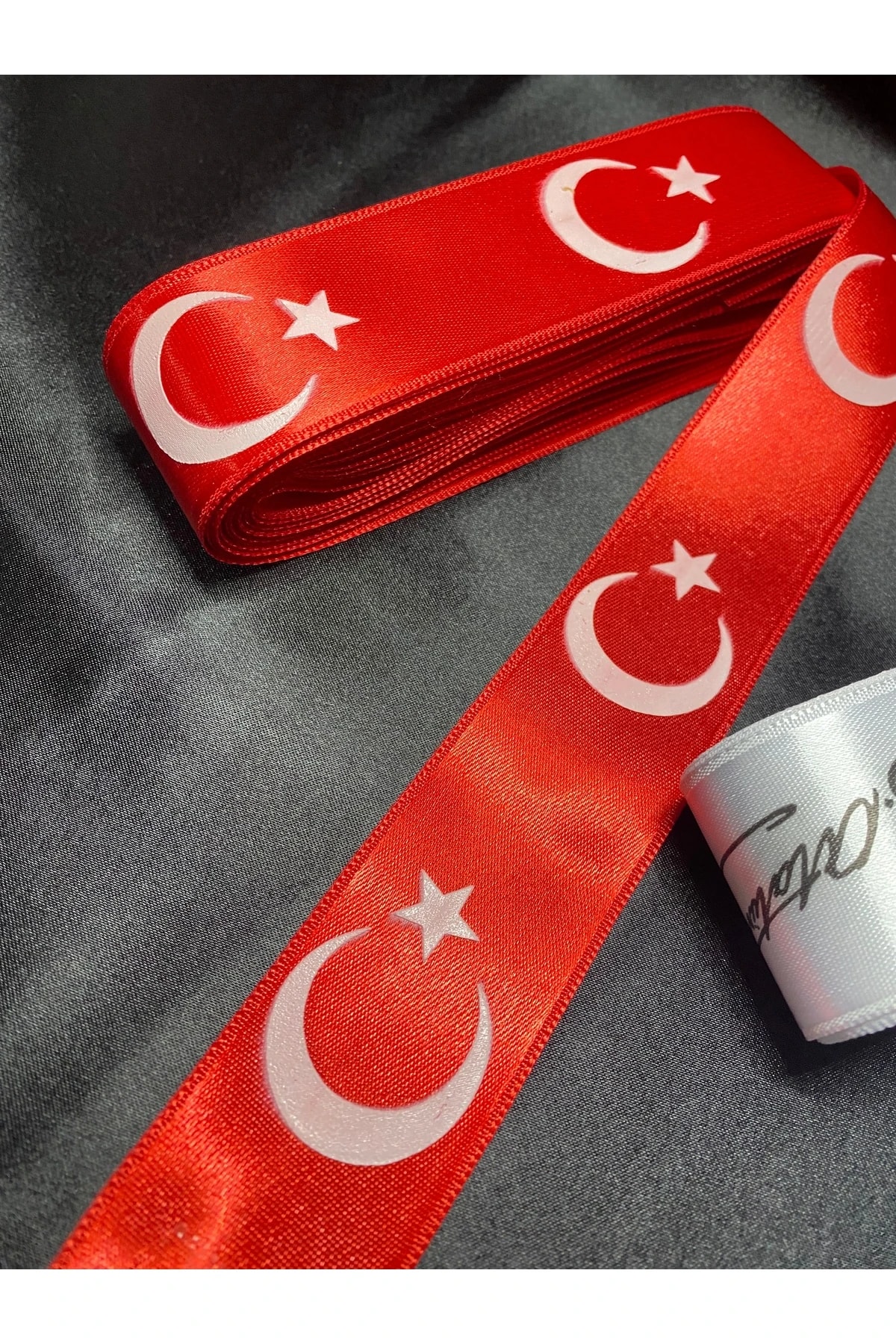 Ayyıldızlı ve Atatürk Temalı Kurdele – 2 Adet | 23 Nisan & 29 Ekim Bayram ve Tören Malzemesi